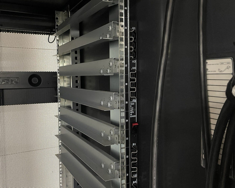 NETAPP NAC-0501 Server Rack Cabinet Unlocked With Keys