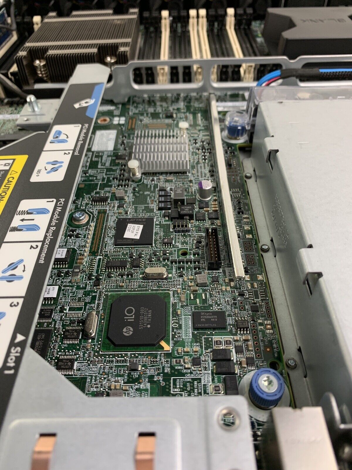 HP ProLiant DL360p Gen8 Xeon E5-2609 V2 2.5 GHz 8 GB RAM No OS No HDD
