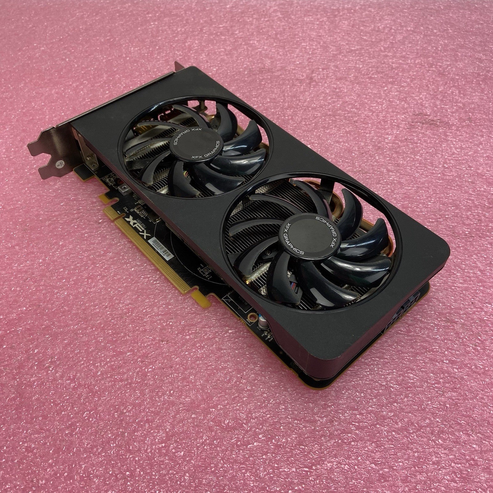 XFX Radeon R9 285 918M 2GB VRAM GDDR5 PCIe Graphics Card0
