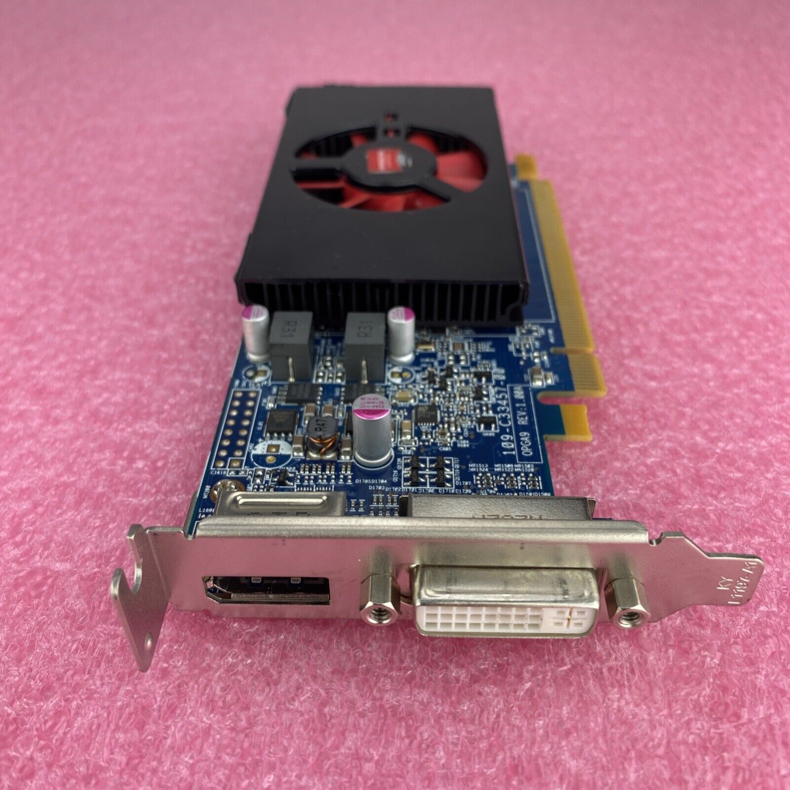 Dell AMD Radeon HD 7570 1GB GDDR5 PCIe x16 DVI DP 0KFWWP Lot Of 2