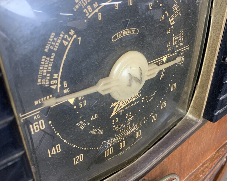 Vintage Zenith 8S661 Radio 42 X 27 X 16 Bad Wires Untested