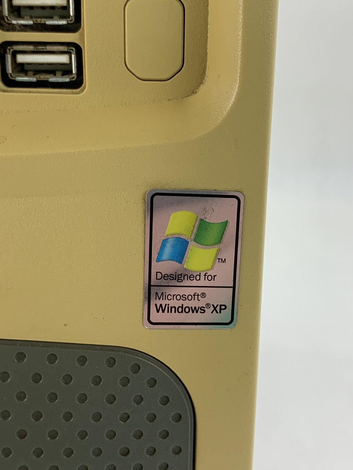 Gateway E-3600 MT Intel Pentium 4 1.6 GHz 680 MB RAM No HDD No OS