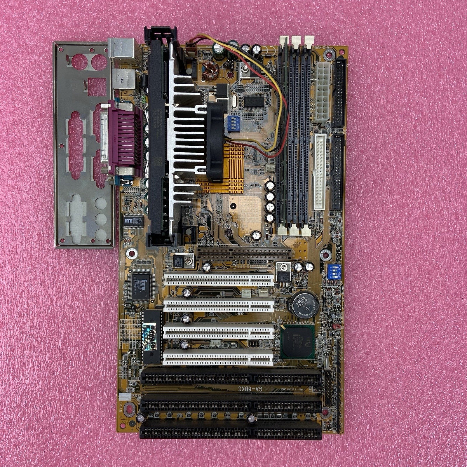 Gigabyte GA-6BXC Motherboard Intel Pentium III 500MHz 128MB RAM w/Shield3