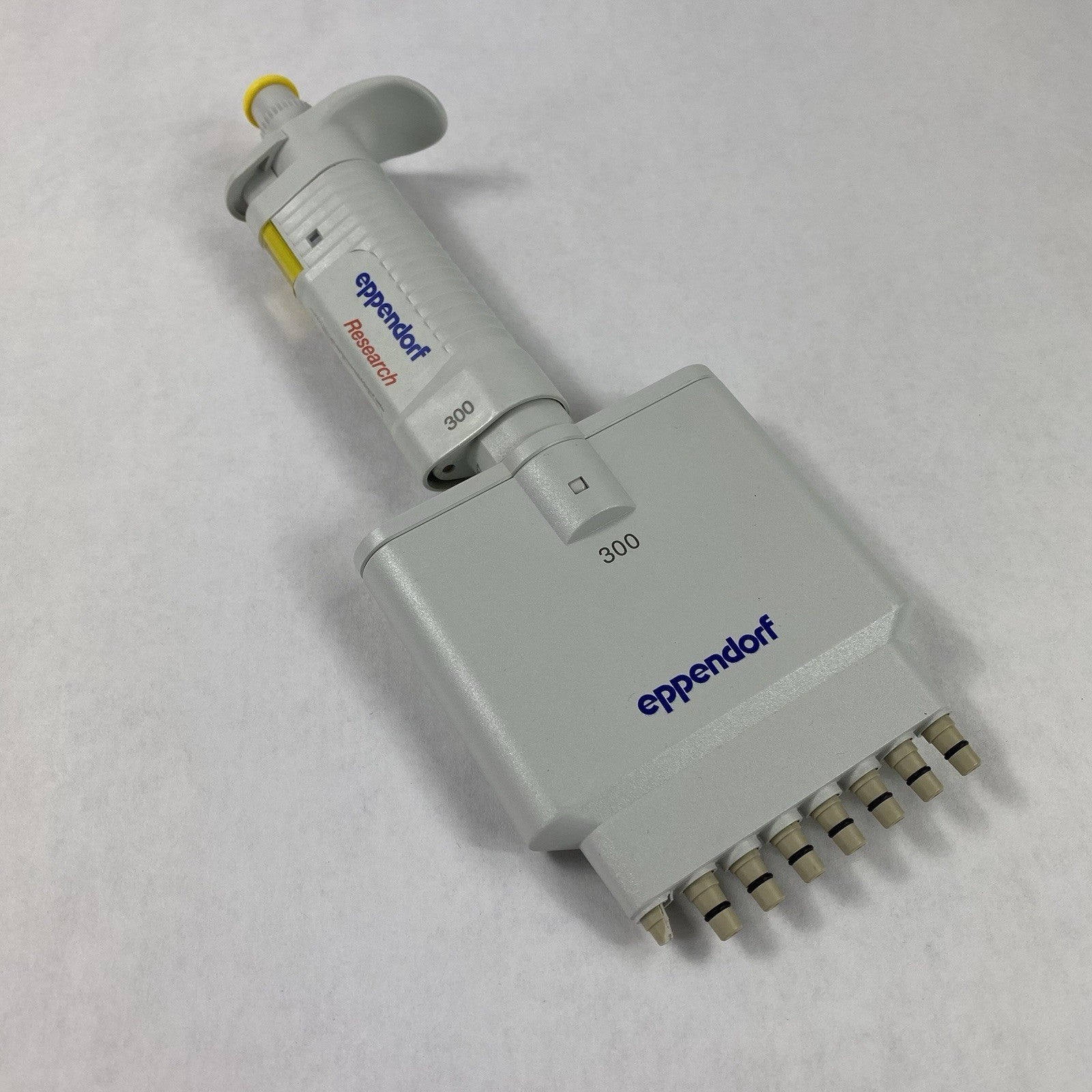 Eppendorf Research 300 30-300 uL 8-Channel Pipette - Parts or Repair