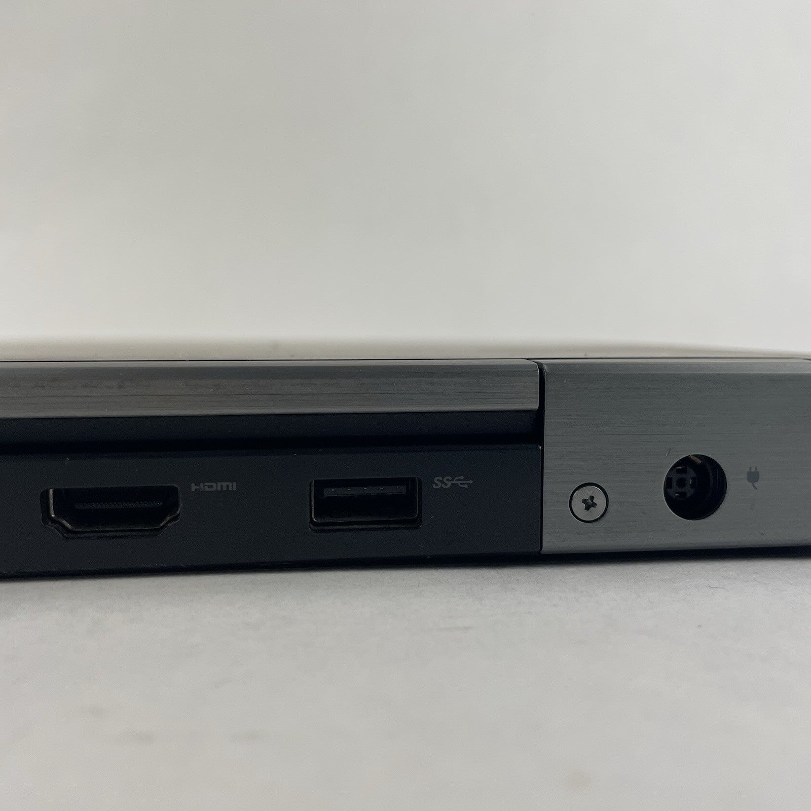 Dell Latitude E5570 15.6" i5-6300U 2.40 GHz 8 GB RAM No SSD/OS/AC/Batt - READ15