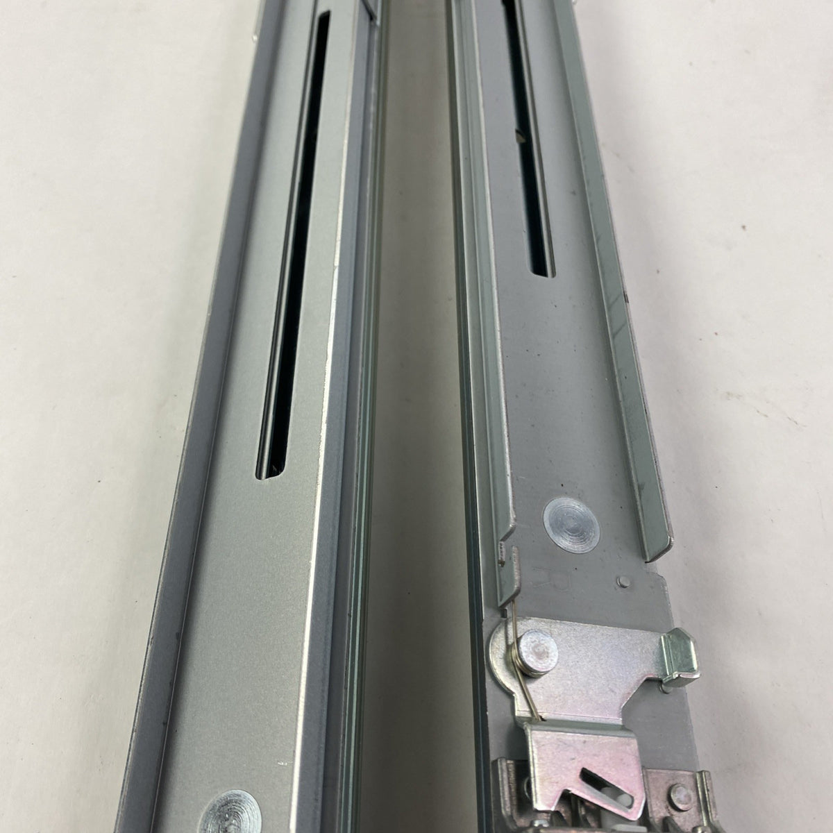 IBM 68Y9724 68Y9725 Right and Left Sliding Rails3