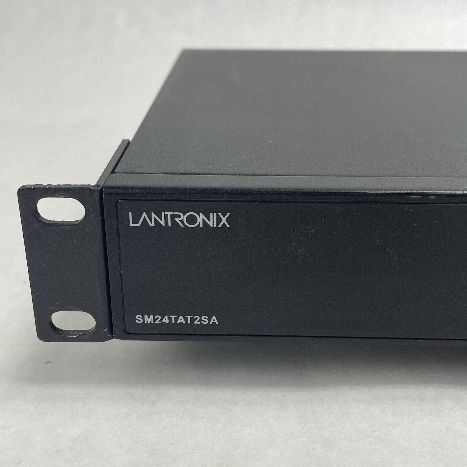 Lantronix SM24TAT2SA-VT 24-Port Managed Gigabit Ethernet PoE+ Tested & Reset2