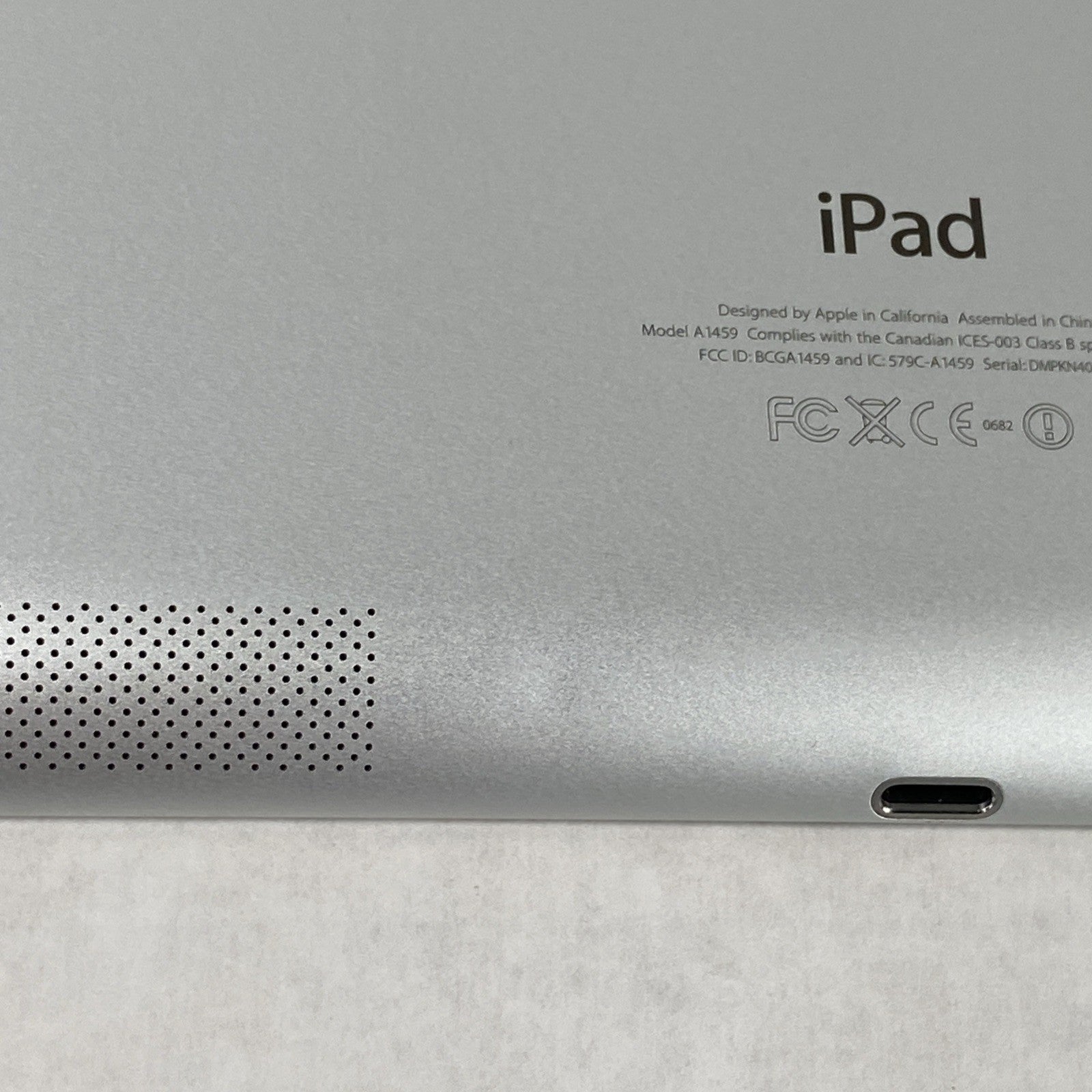 Apple iPad 4th Gen A1459 60GB 9.7" Wi-Fi Black IOS 10.3.3