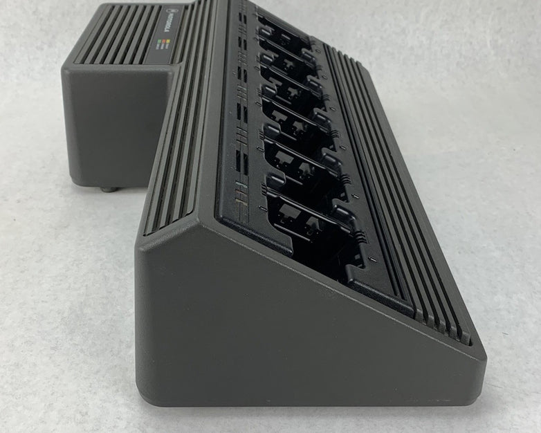 Motorola NTN1177A 6-Bay Radio Battery Charger