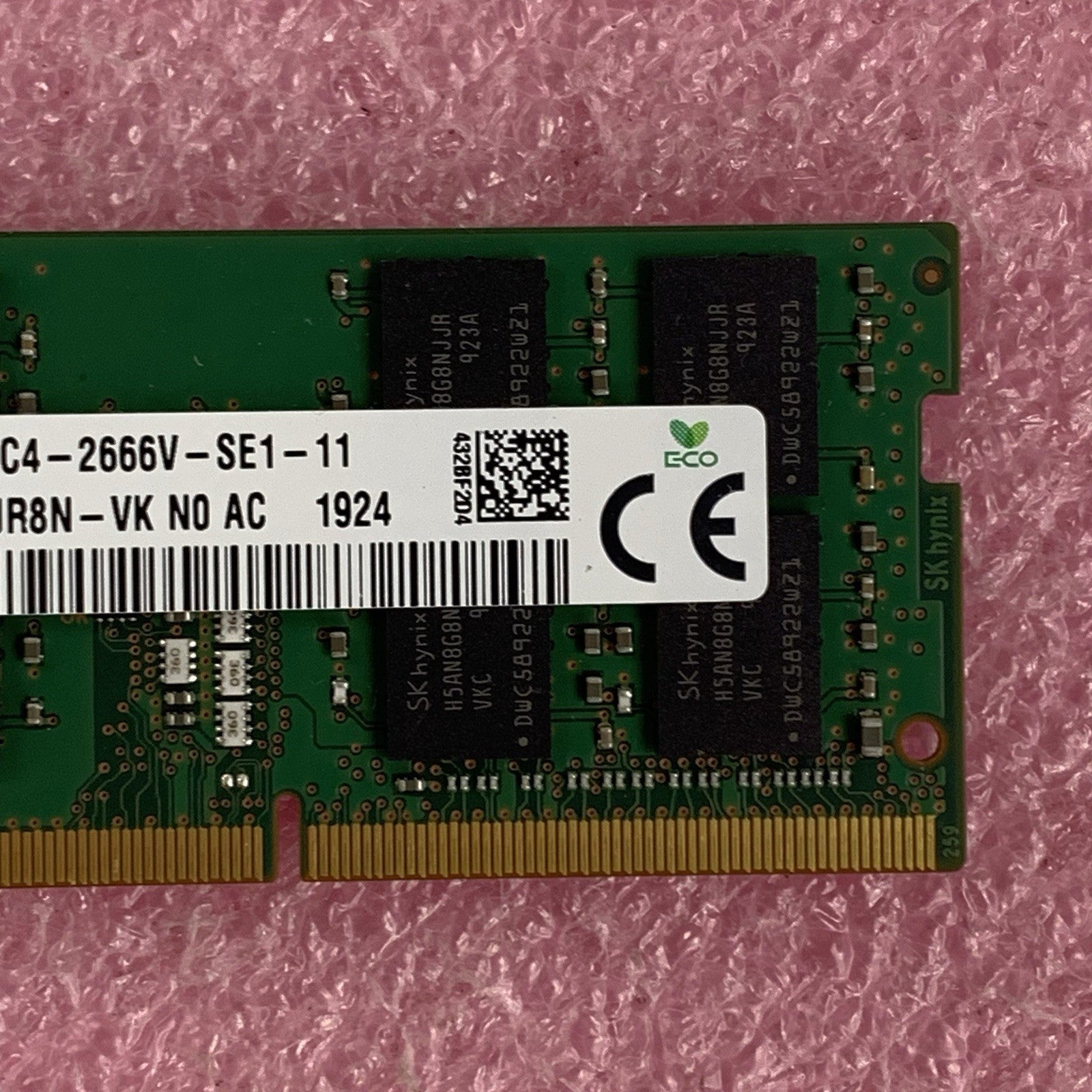 SK Hynix HMA82GS6JJR8N-VK 16 GB DDR4 SODIMM 2666 MHz Laptop  Memory  Ram3