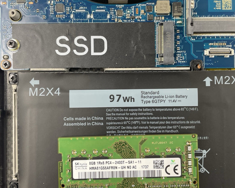 Dell XPS 15 9560 15.6" i7-7700HQ 2.80 GHz 8 GB RAM No SSD/OS/AC