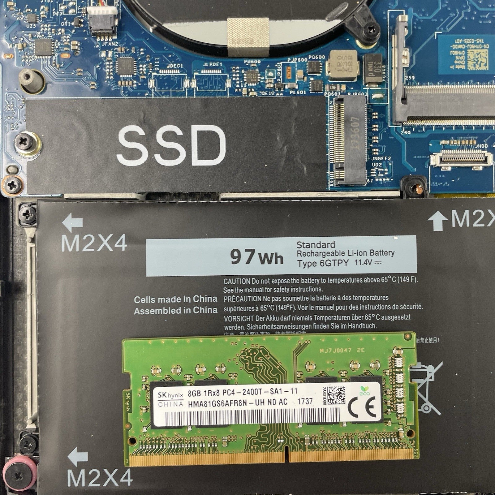 Dell XPS 15 9560 15.6" i7-7700HQ 2.80 GHz 8 GB RAM No SSD/OS/AC18