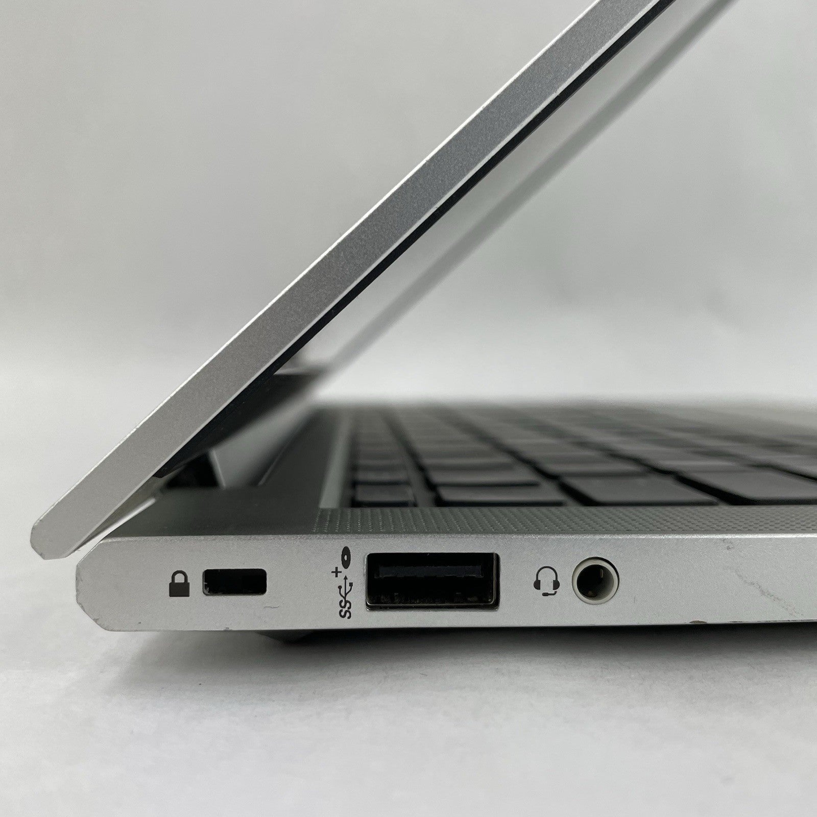 HP ProBook 630 G8 13.3" i7-1165G7 2.80 GHz 8 GB RAM No SSD/OS/AC4
