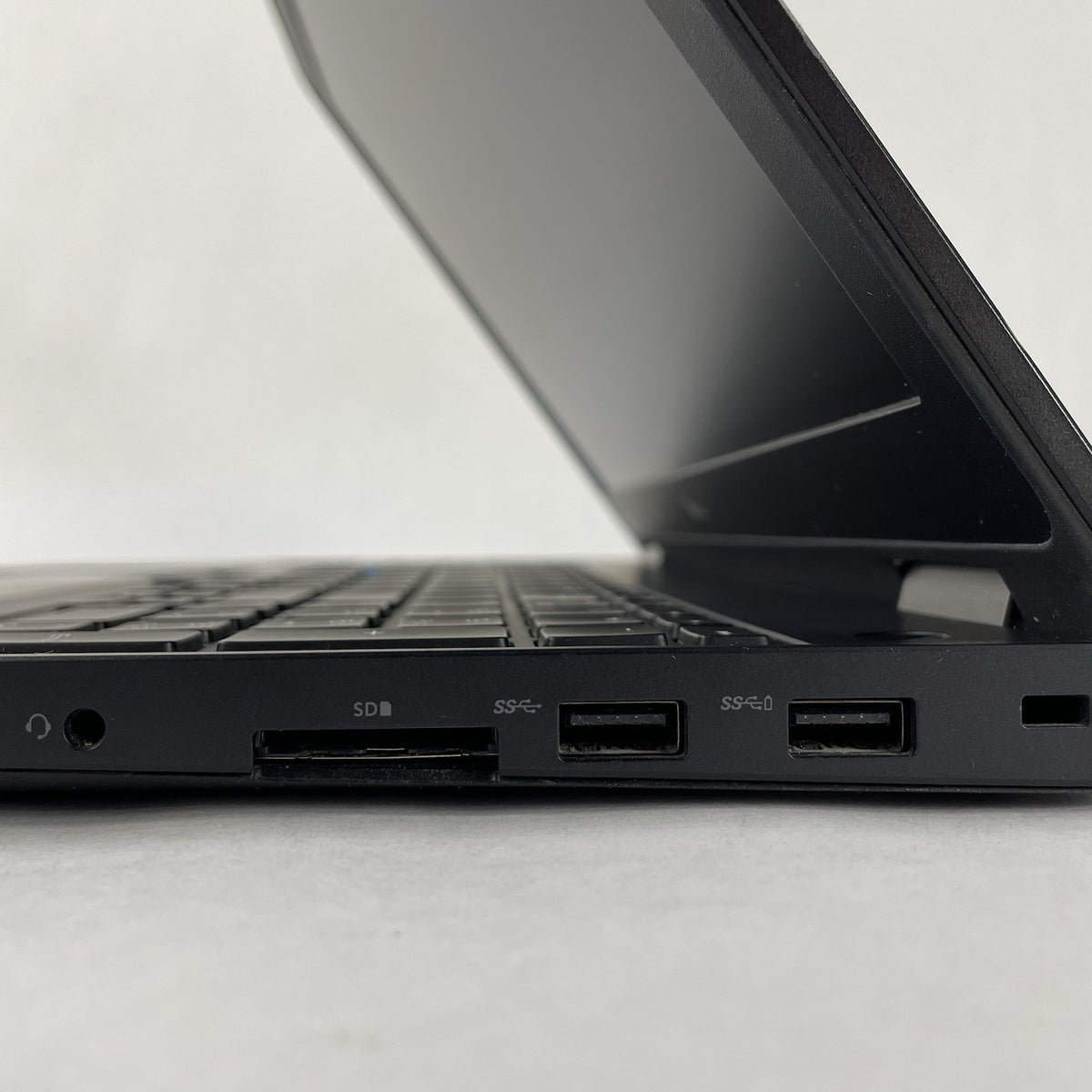 Dell Latitude E5570 15.6" i5-6200U 2.30 GHz 8 GB RAM No SSD/OS/AC9