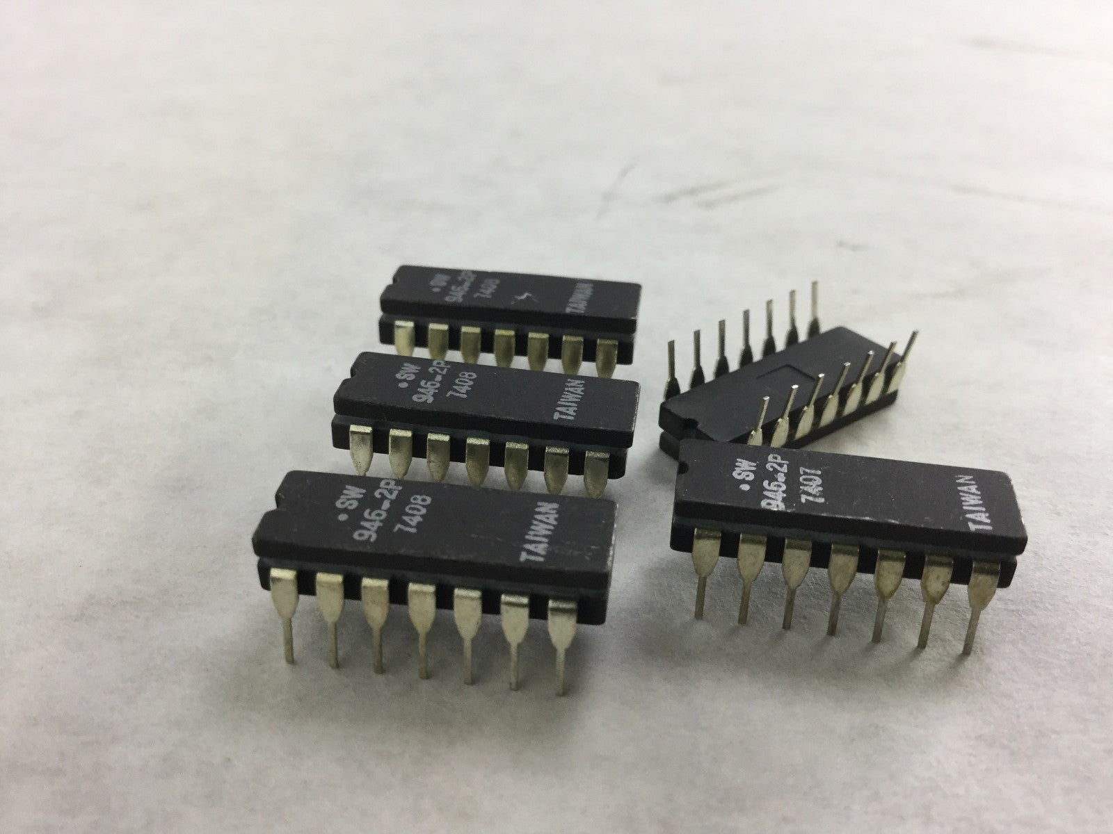 NEW SW 946-2P STEWART WARNER, Lot of 5, NEW 14-PIN