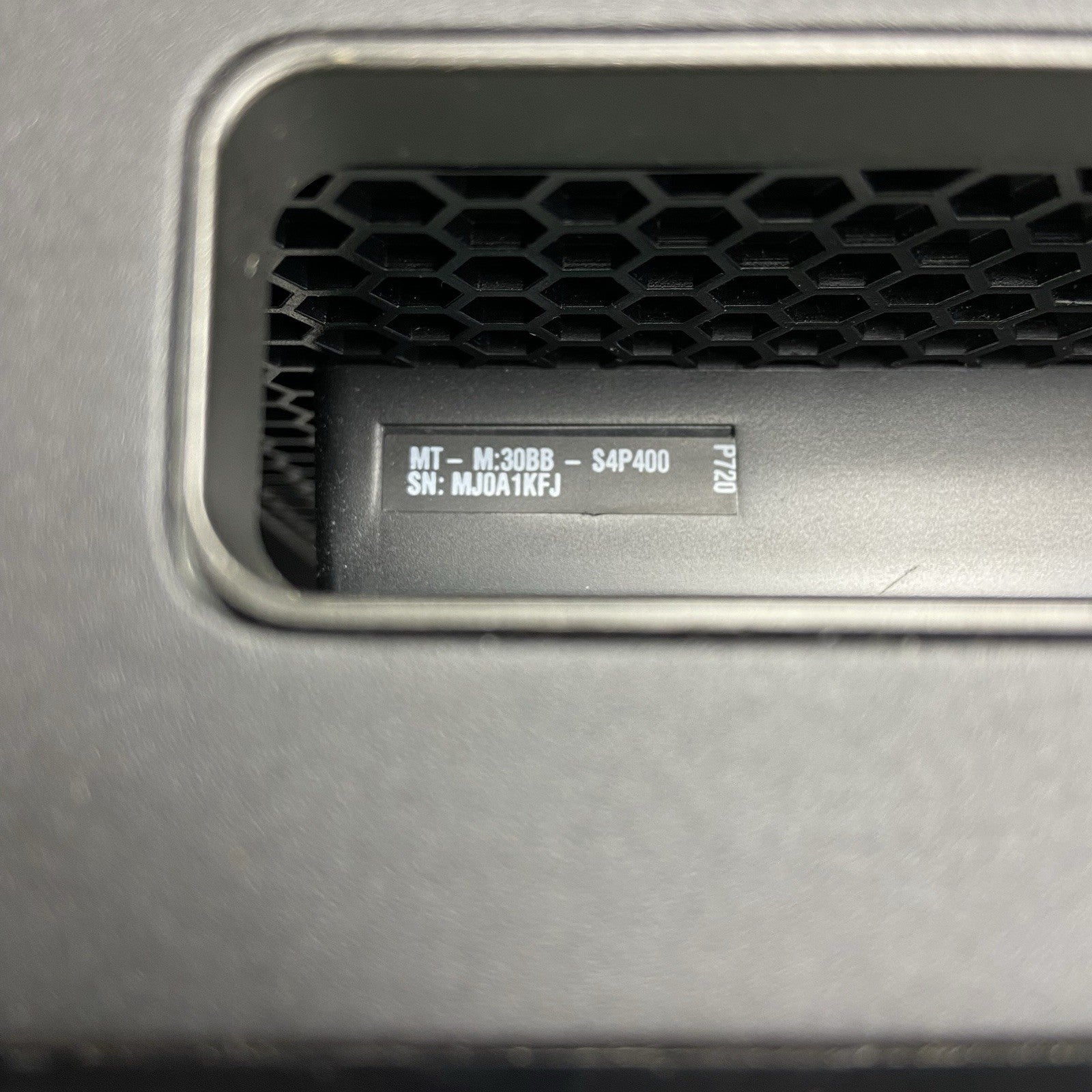 Lenovo ThinkStation P720 2x Xeon Silver 4110 2.1GHz 64GB RAM No HDDOS P6203