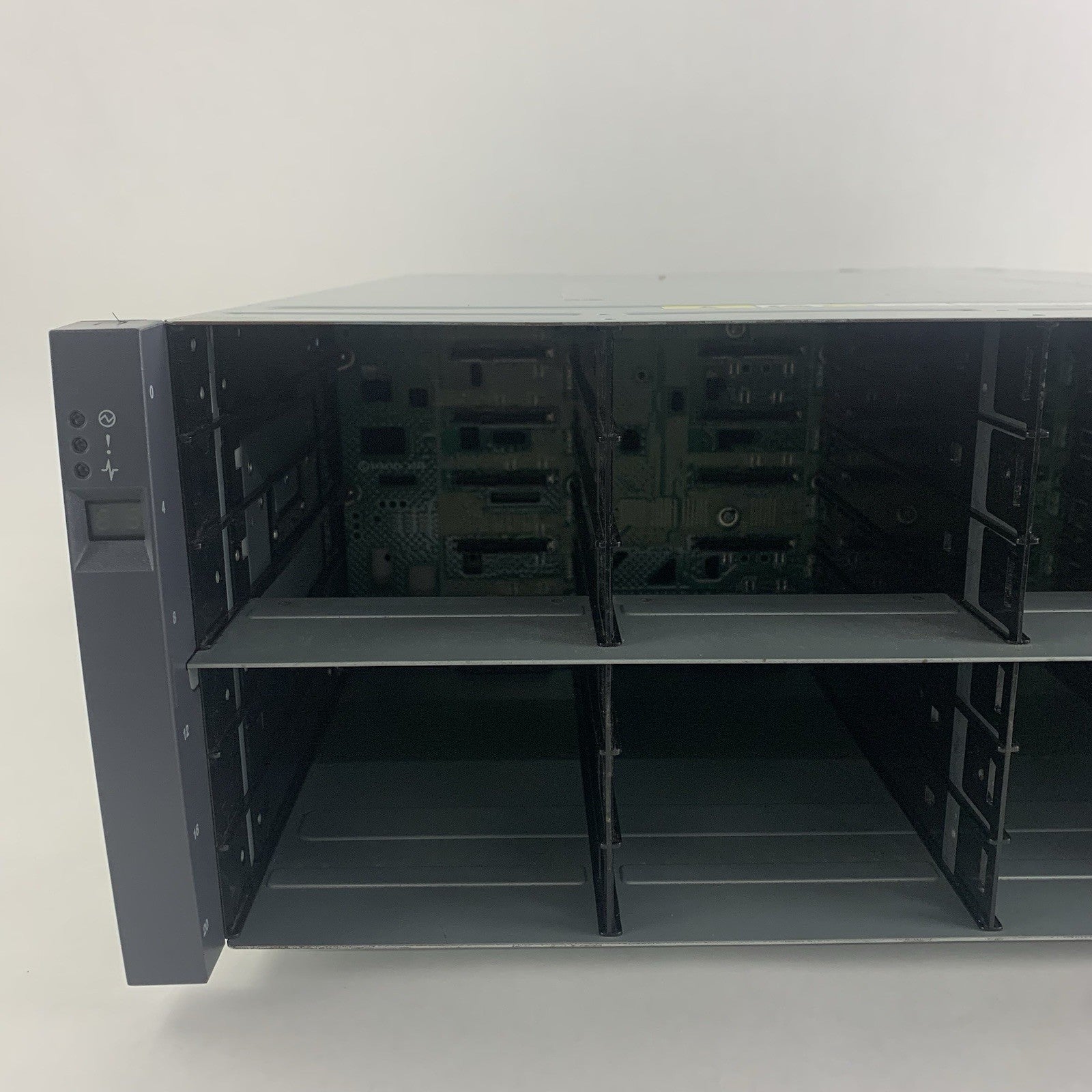 NetApp DS4243 NAJ‑0801 4U 24‑Bay Disk Shelf Chassis 2x IOM3 2x PSUs No HDDs2