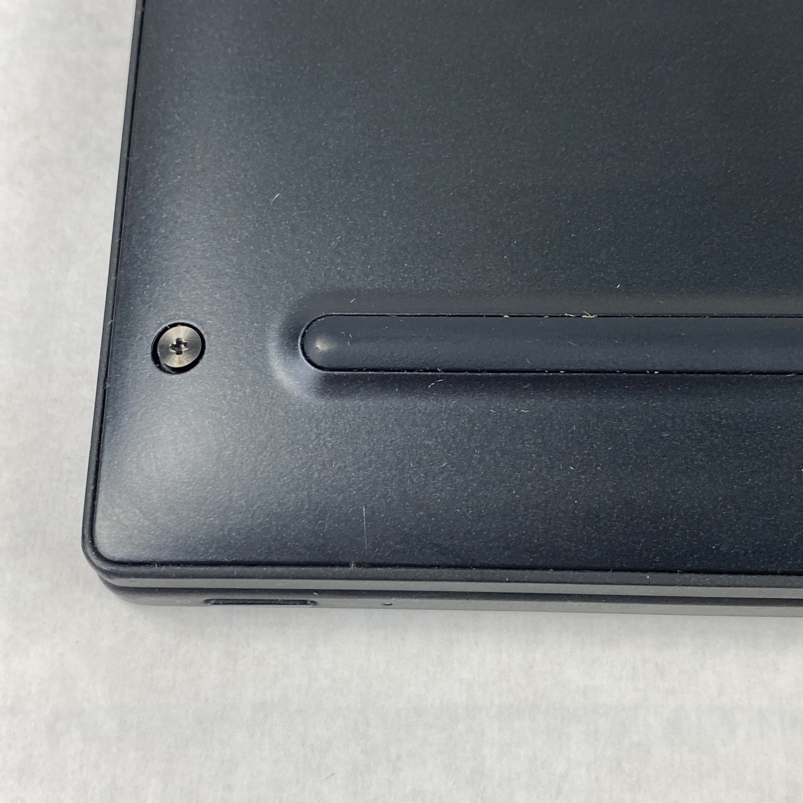 Dell Latitude 7285 12.3" Touch i5-7Y57 1.20 GHz 8 GB RAM No HDD No OS