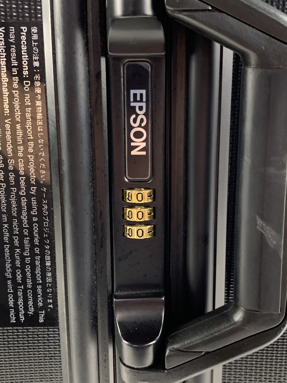 Epson ELPKS06 Hard Shell Case on Wheels Unlocked