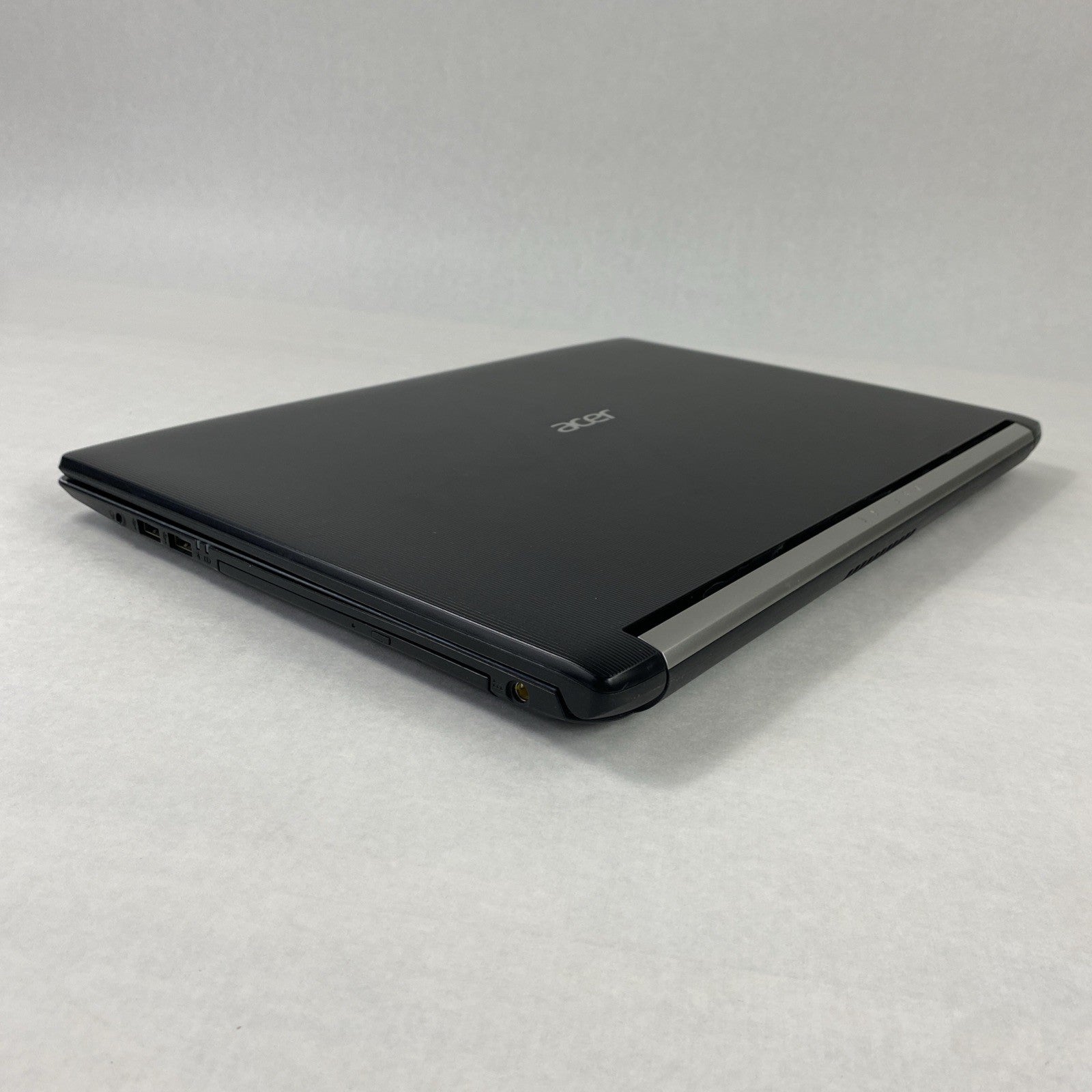 Acer Aspire A517-51 Core i7-8550U 1.8 GHz 8 GB RAM 17.3" No Battery No HDD No OS