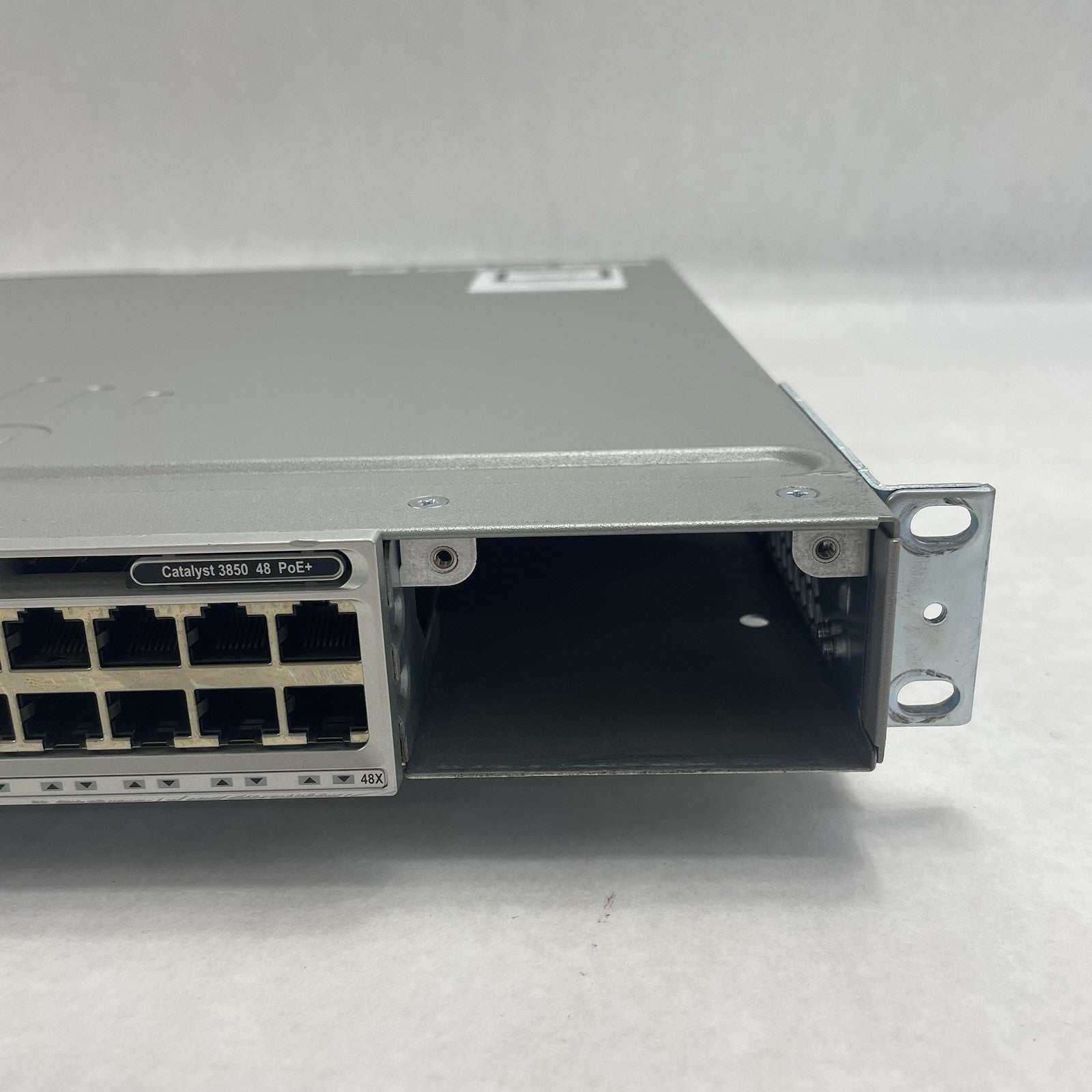 Cisco WS-C3850-48PW-S 48-Port PoE+ Gigabit Layer 3 Managed Switch Tested & Reset2