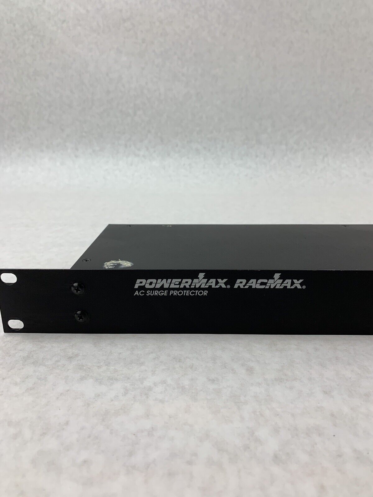 PanaMax PowerMaxx RacMax 8 AC Outlets 120 VAC 60 HZ 15 AMPS 330V Suppression