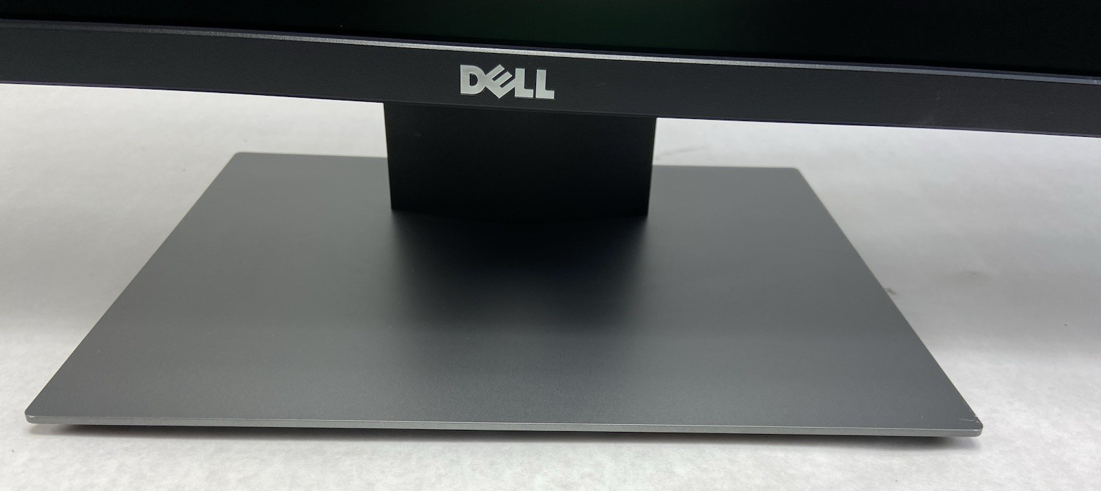 Dell Flat Panel Multi Client Monitor P4317Qc 43" In 4k UHD 3840x2160 With Stand