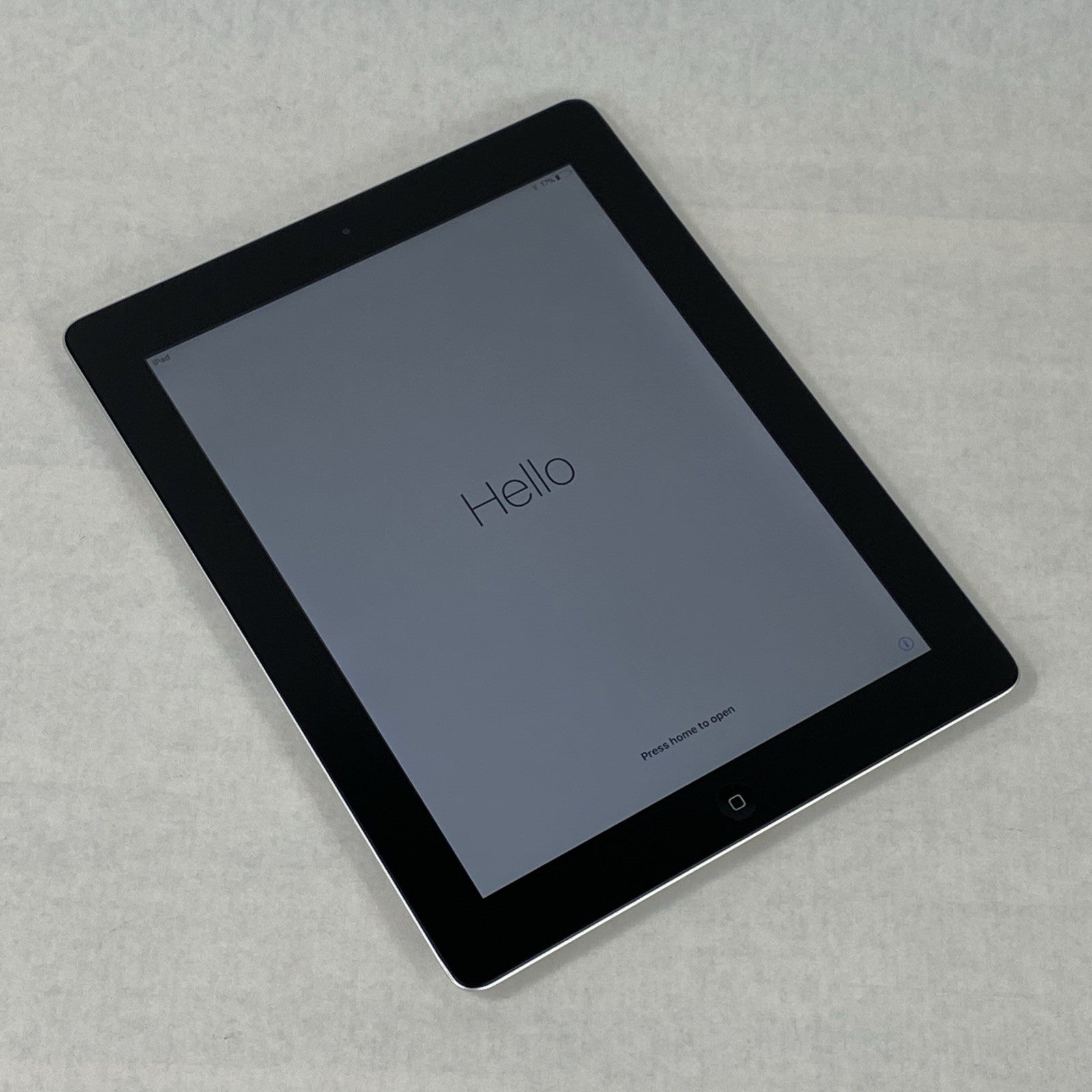 Apple iPad 4th Gen A1458 32 GB 9.7" Wi-Fi Space Gray IOS 10.3.3