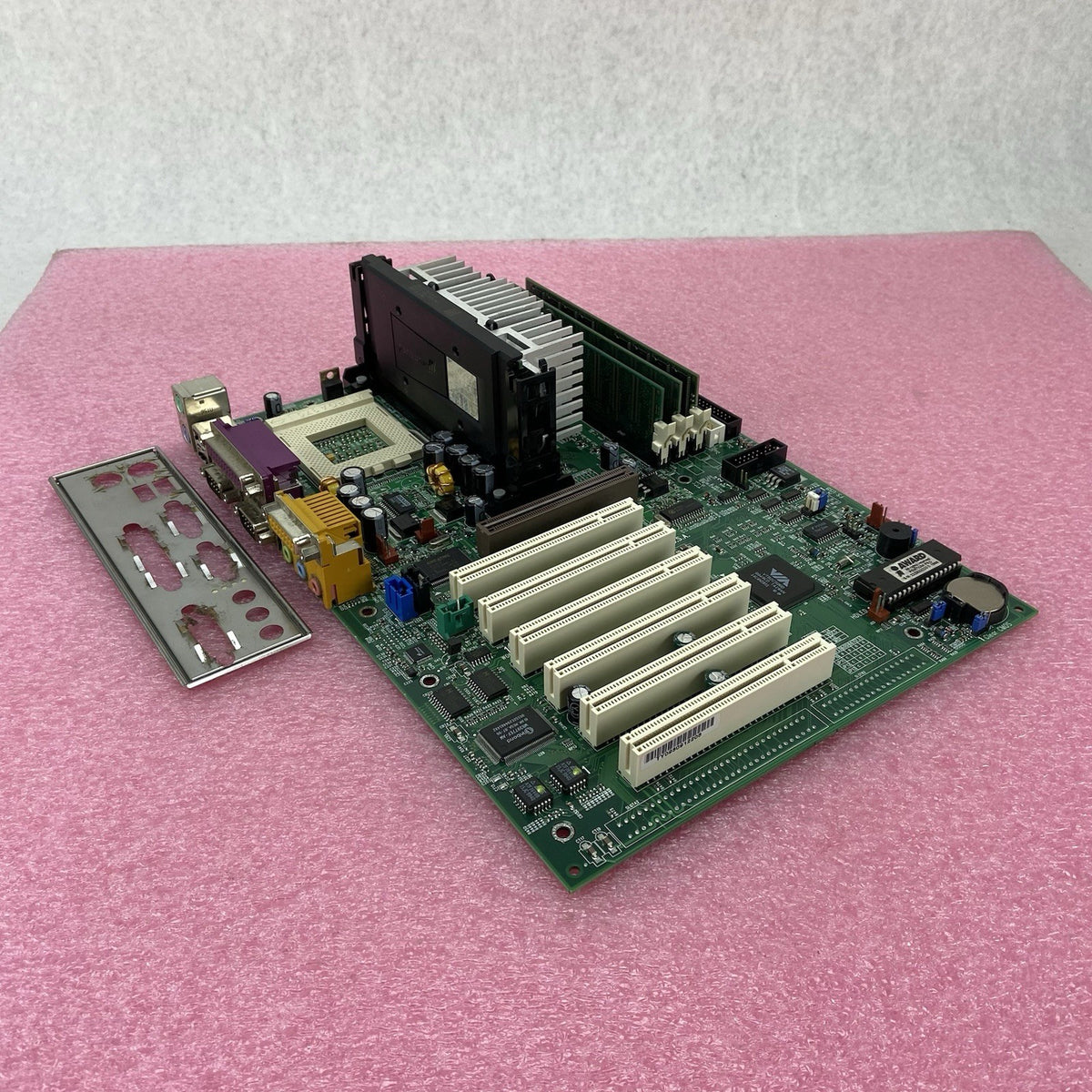 Tyan S1854 Motherboard Intel Pentium III/Xeon 528MHz 383MB RAM w/IO Shield0