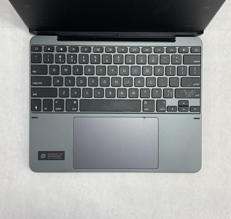 BRYDGE BRY603 11" iPad Pro Keyboard Case - Cracked Trackpad6