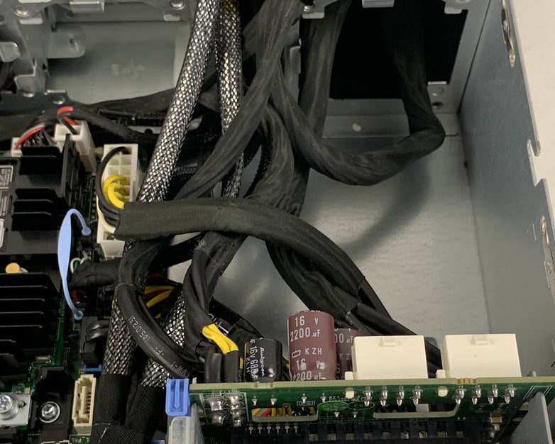 Dell EMC Poweredge R530 2x Xeon E5-2620v3 2.4 GHz 32 GB Ram No OS No HDD No PSUs