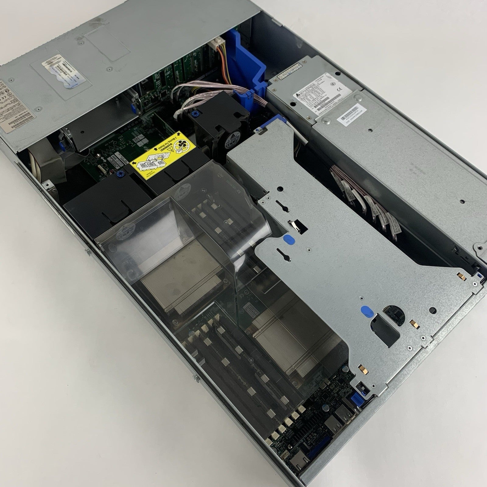 Intel SR2625 Server S5520UR Server 2x Xeon X5650 2.67 GHz 32 GB Ram No OS NO HDD11