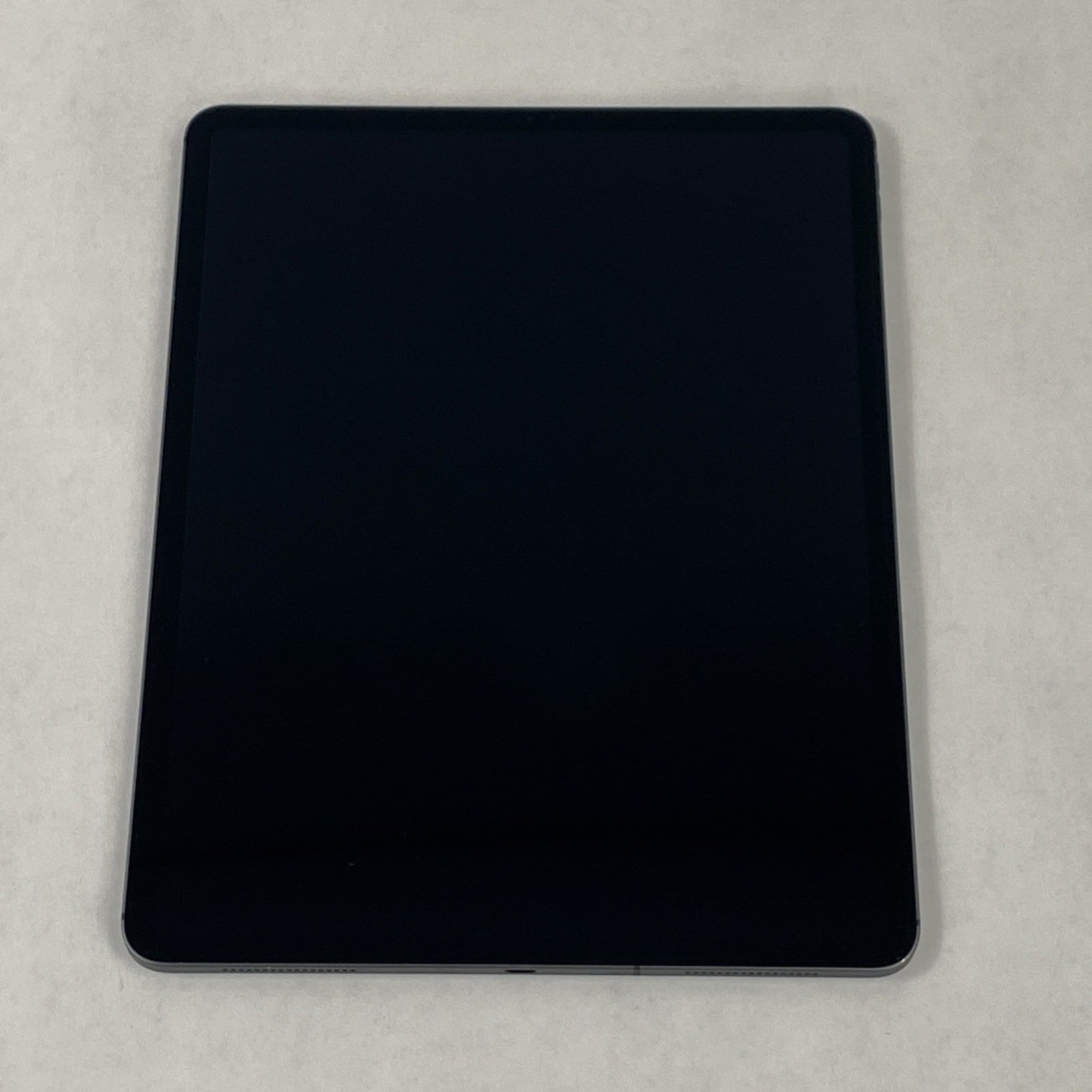 Apple iPad Pro 3rd Gen 12.9" A2014 64 GB Space Gray IOS 26.1