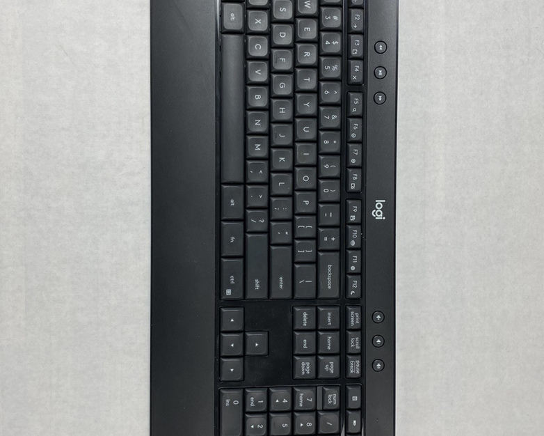 Lot of 4 Logitech K540 Y-R0012 Wireless Desktop Keyboard Power Tested No Dongle