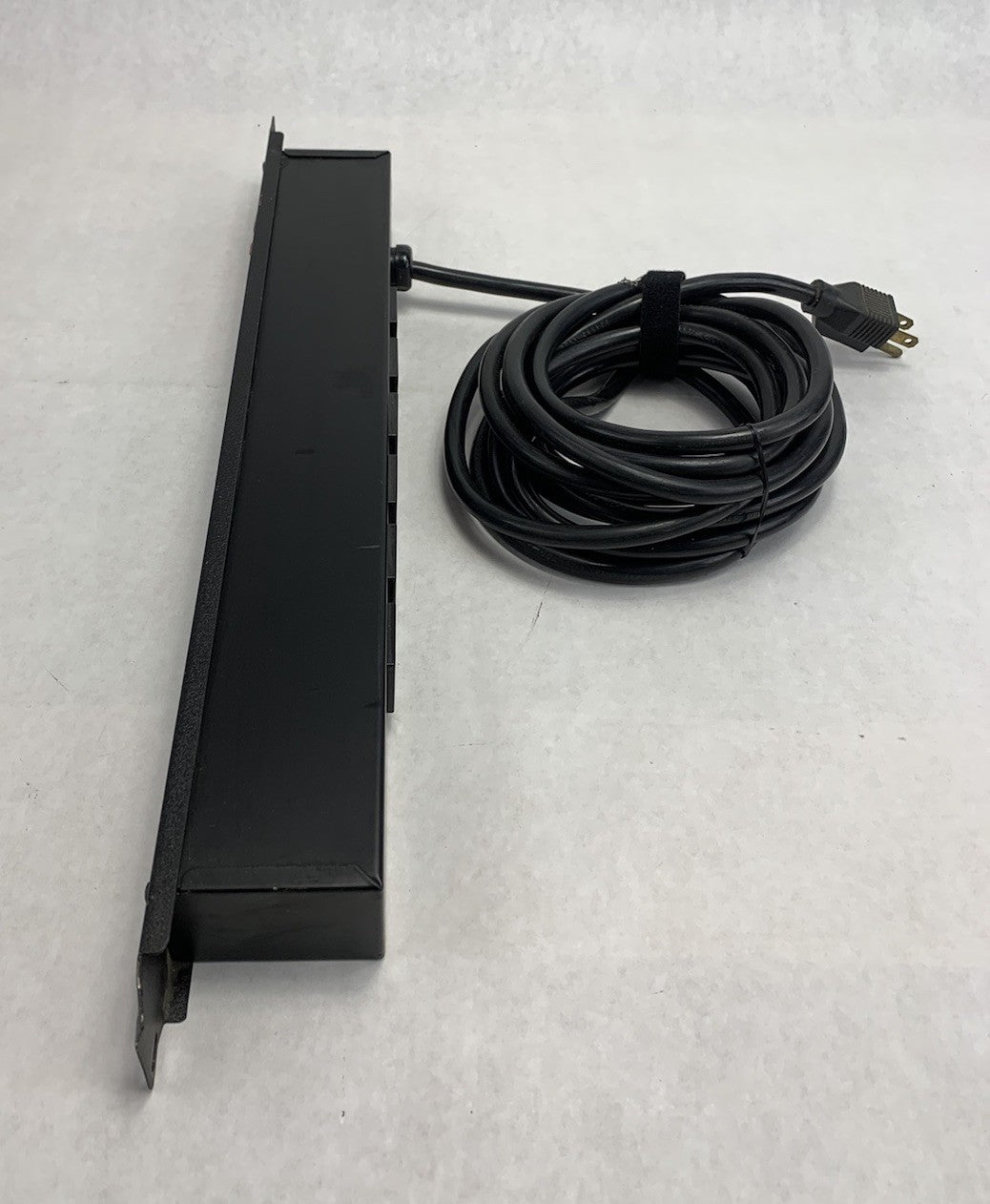 Winsted 98700 15A 120V Relocatable Power Tap Power Strip