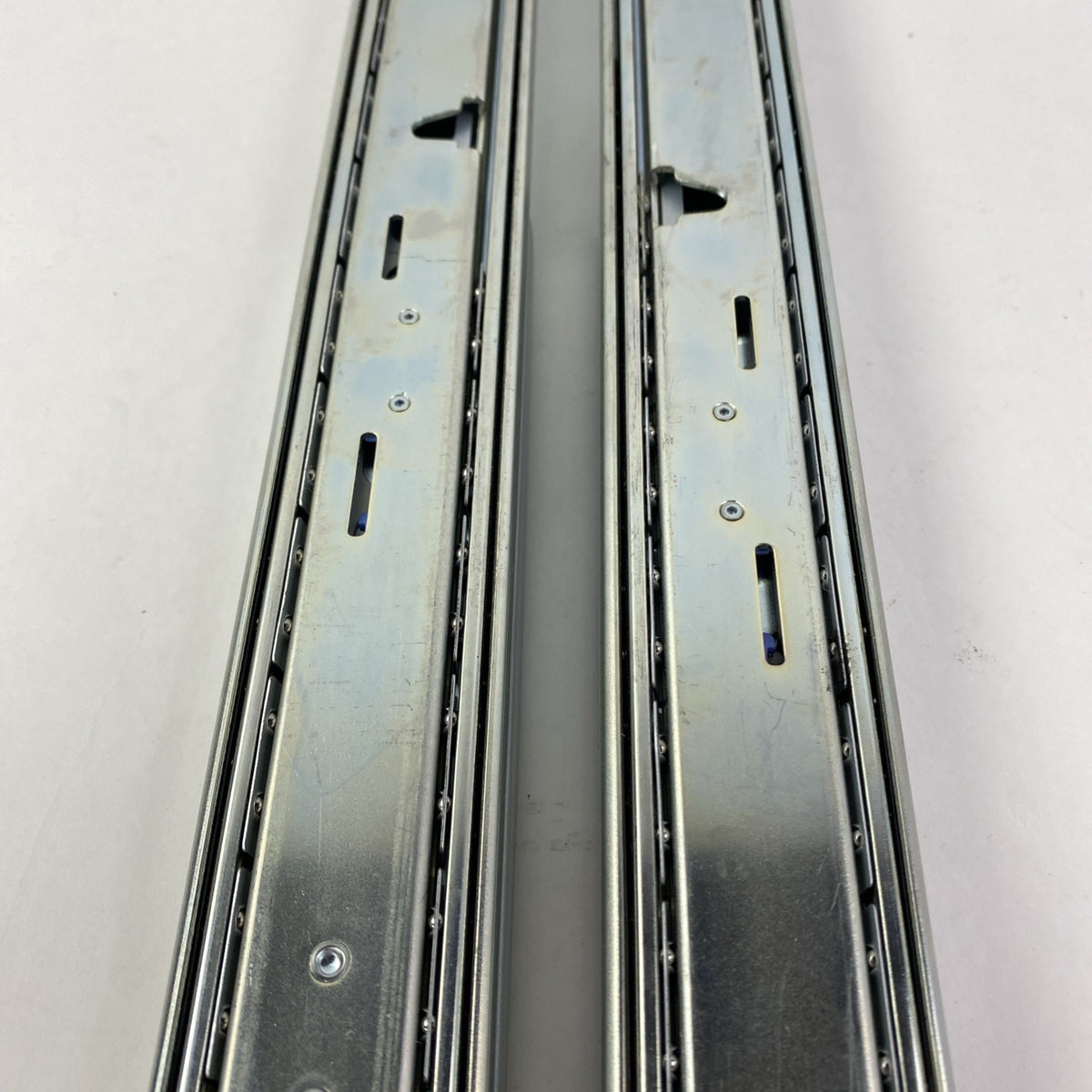 IBM 68Y9724 68Y9725 Right and Left Sliding Rails10