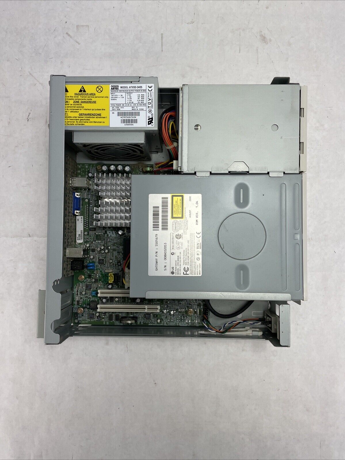 Gateway FlEXATCSTC BRO 700c SFF Intel Celeron 700MHz 192MB RAM No HDD No OS