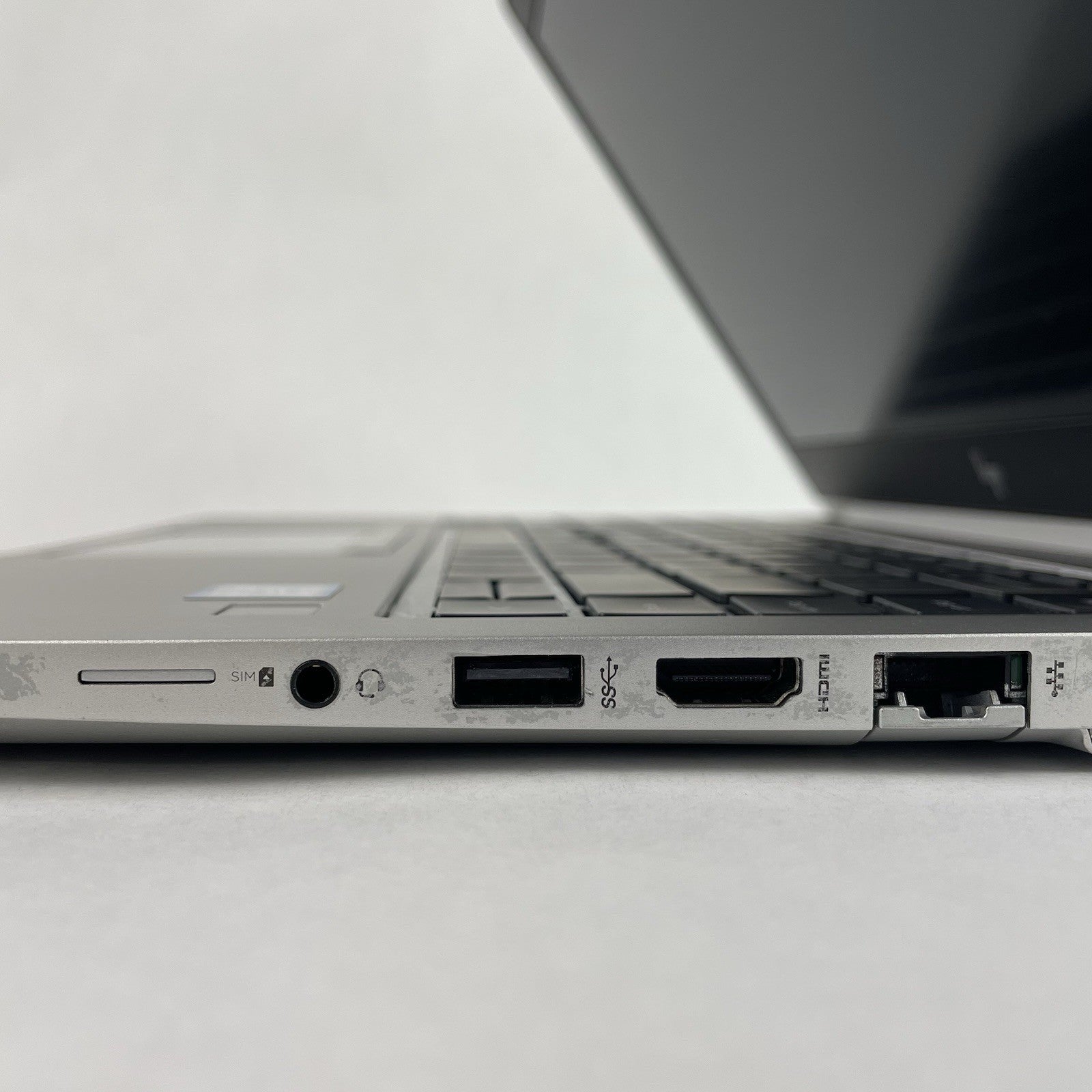 HP EliteBook 840 G6 14" i7-8665U 1.90 GHz 8 GB RAM No SSD/OS/AC - Worn Bottom7