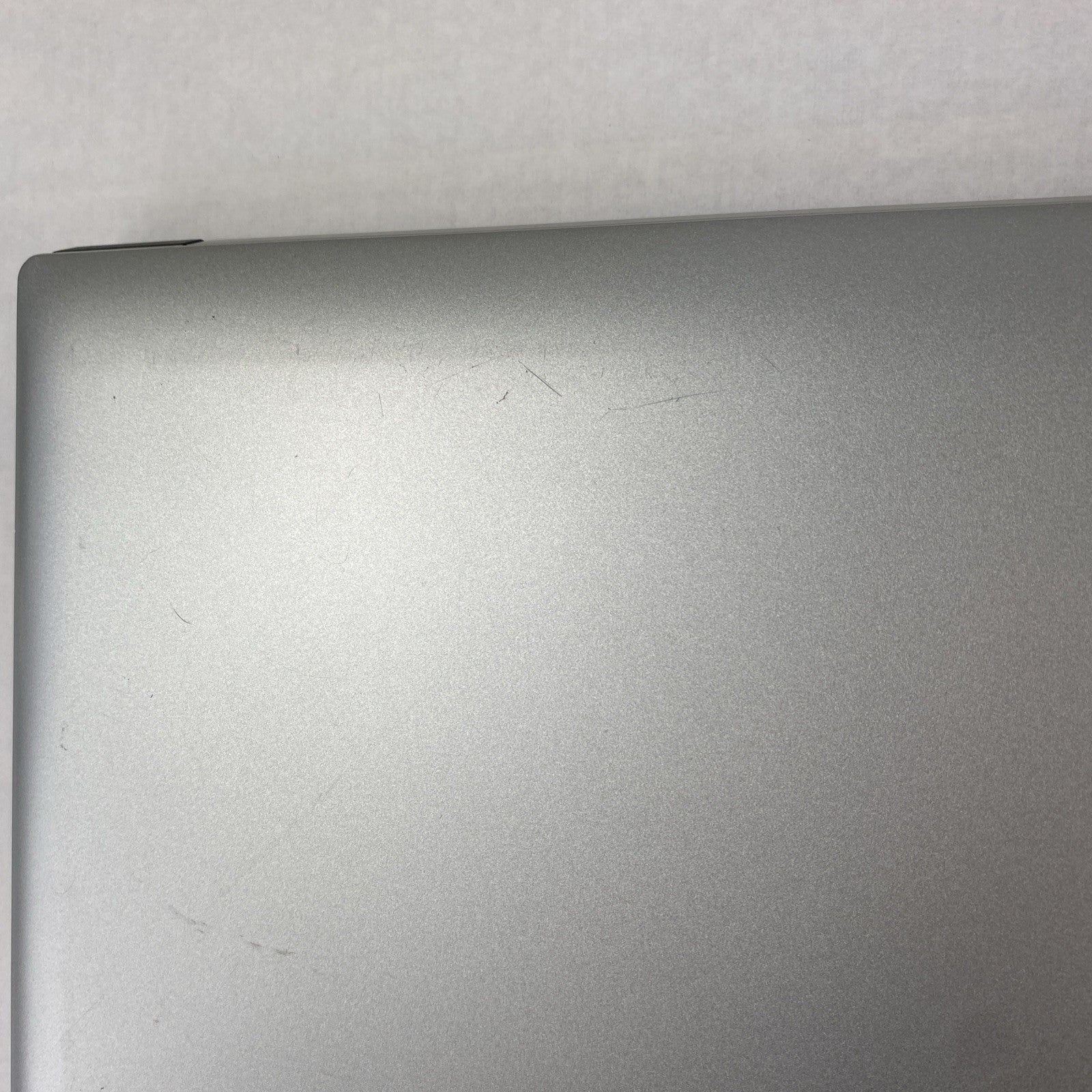 Lenovo IdeaPad 330-17IKB Core i7-8550U 1.80 GHz 16 GB RAM 17.3" No HDD No OS