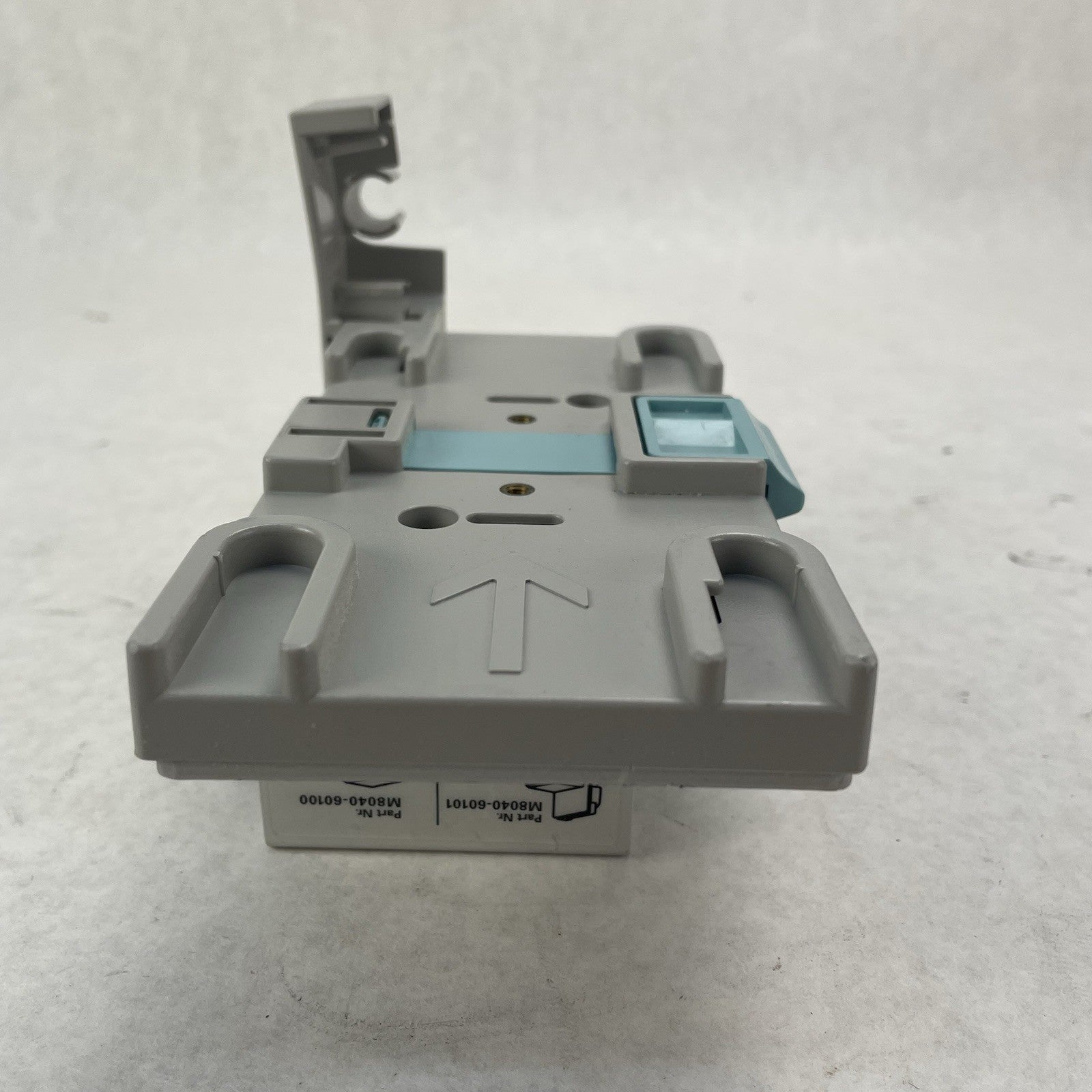 Philips INTELLIVUE M8040-60100 FMS-8 Module Rack Universal Pole Mounting Clamp6