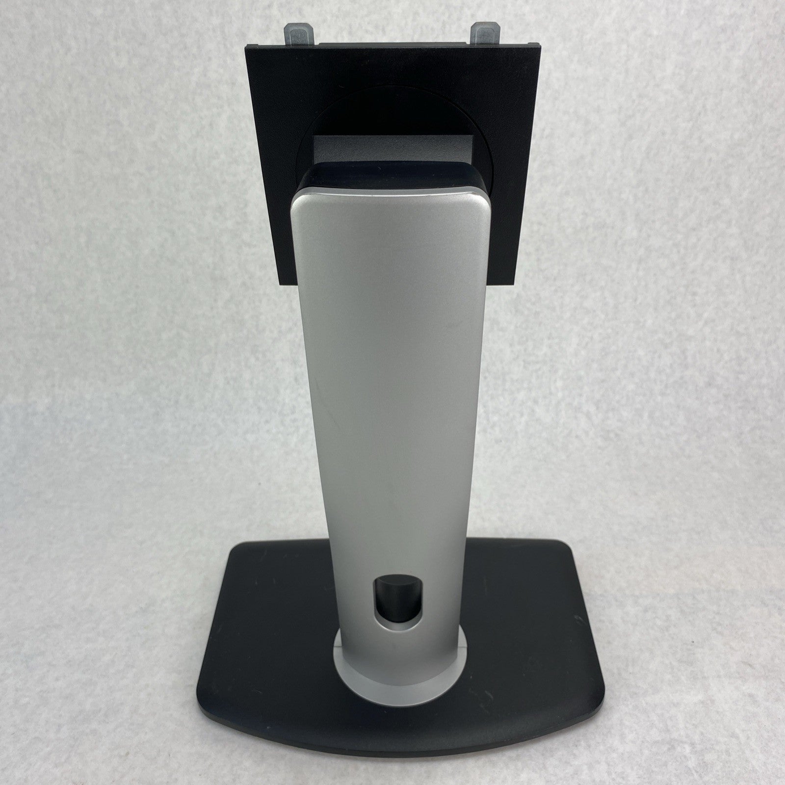 Dell P1913/P1913Sf 19" Monitor Stand - Rotates And Tilts7