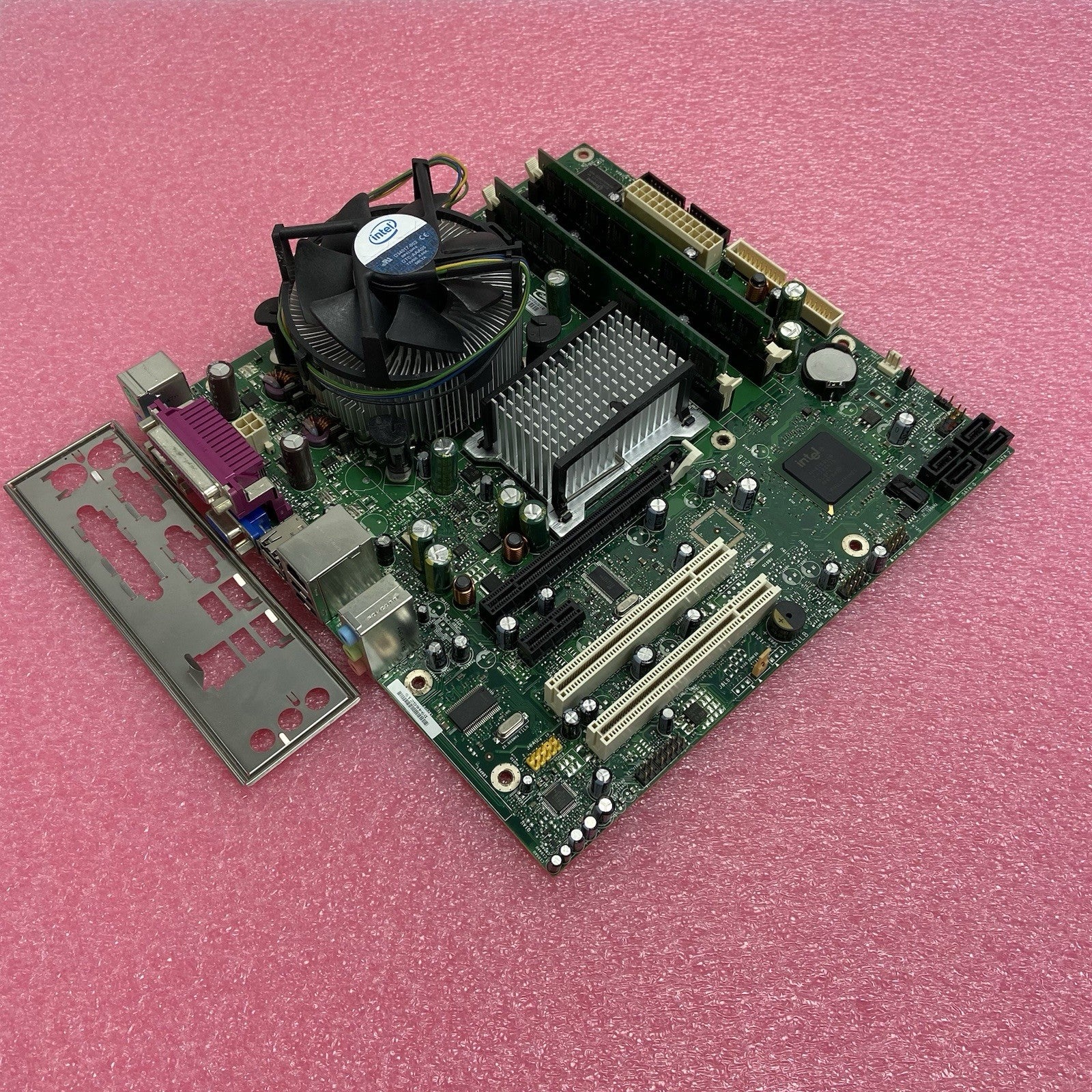 Intel D946GZ Motherboard Intel Pentium D 3.2GHz 2GB RAM w/IO Shield0