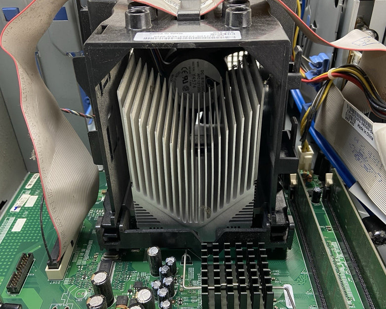 Dell Optiplex GX520 MT Intel Pentium 4 2.8GHz 1GB RAM No HDD No OS XP