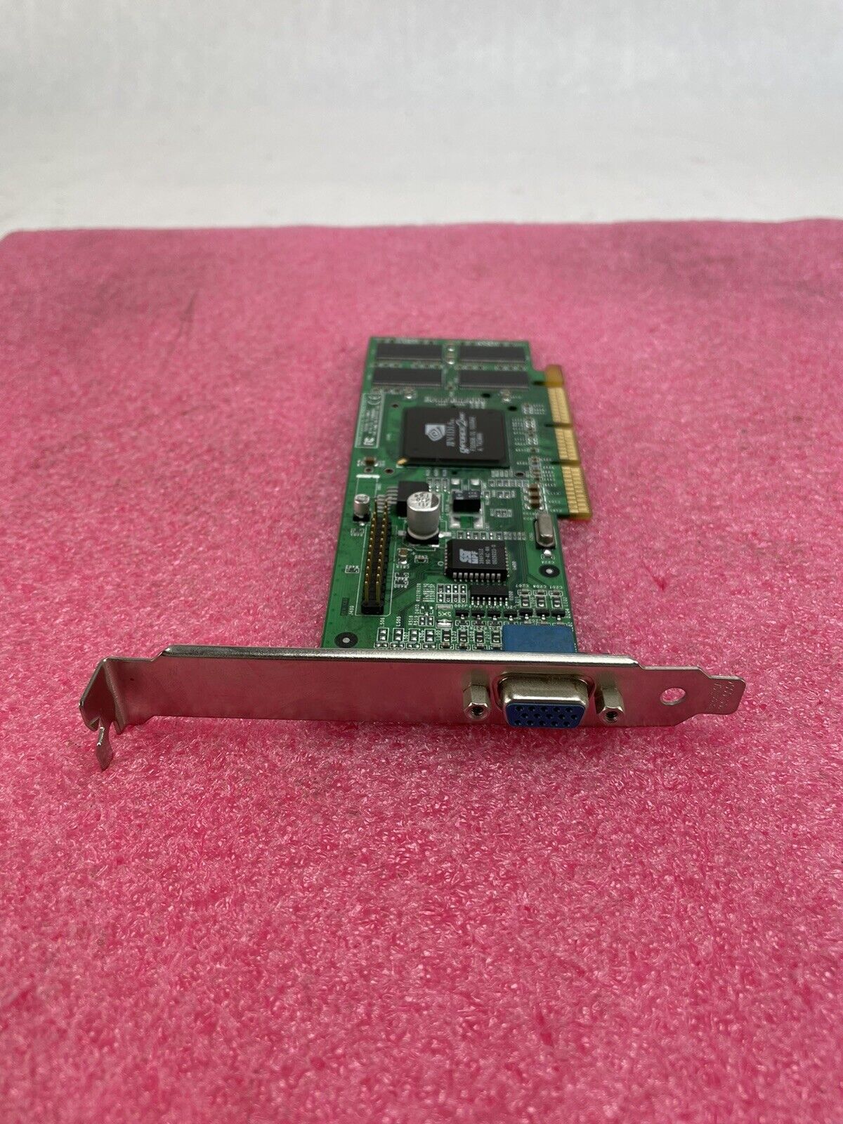 Nvidia GeForce2MX 180-P0039-0100-C Dell 15UMJ AGP Graphics Card