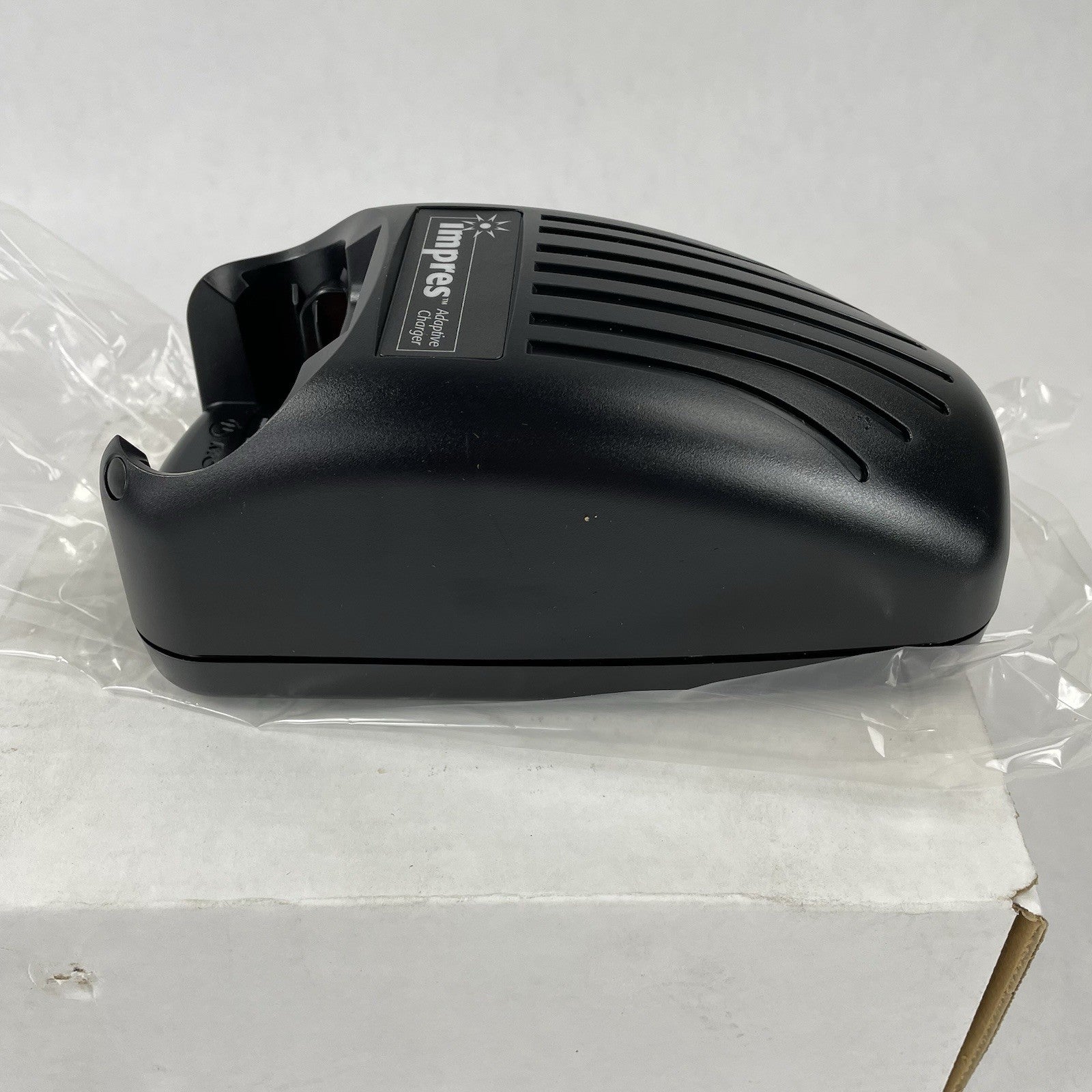 Motorola Impres WPLN4114AR Adaptive Charger For XTS2500 XTS5000 HT1000 MT2000