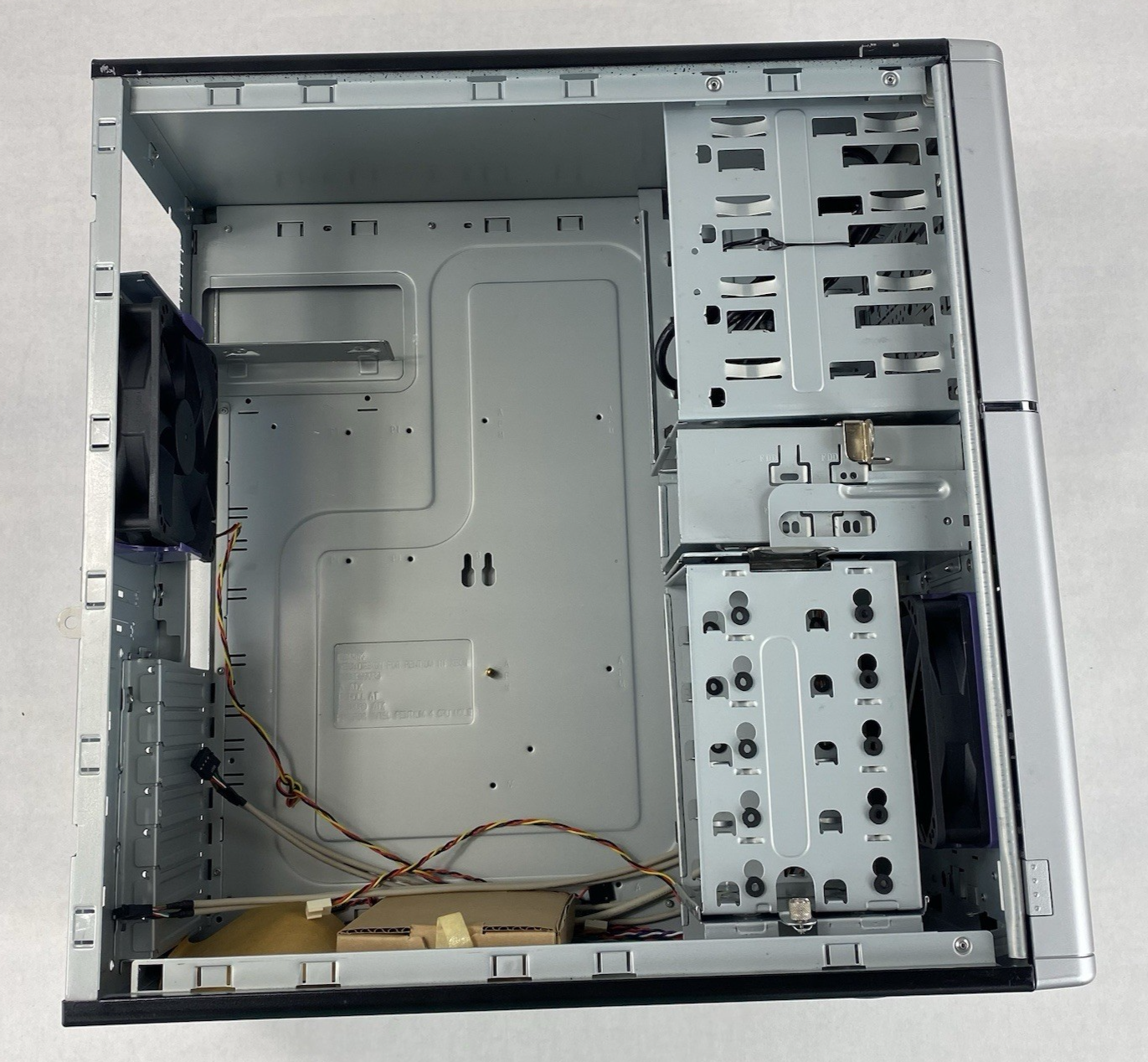 ASUS Ascot 6AR6-F Mid ATX Computer Case No Power Supply