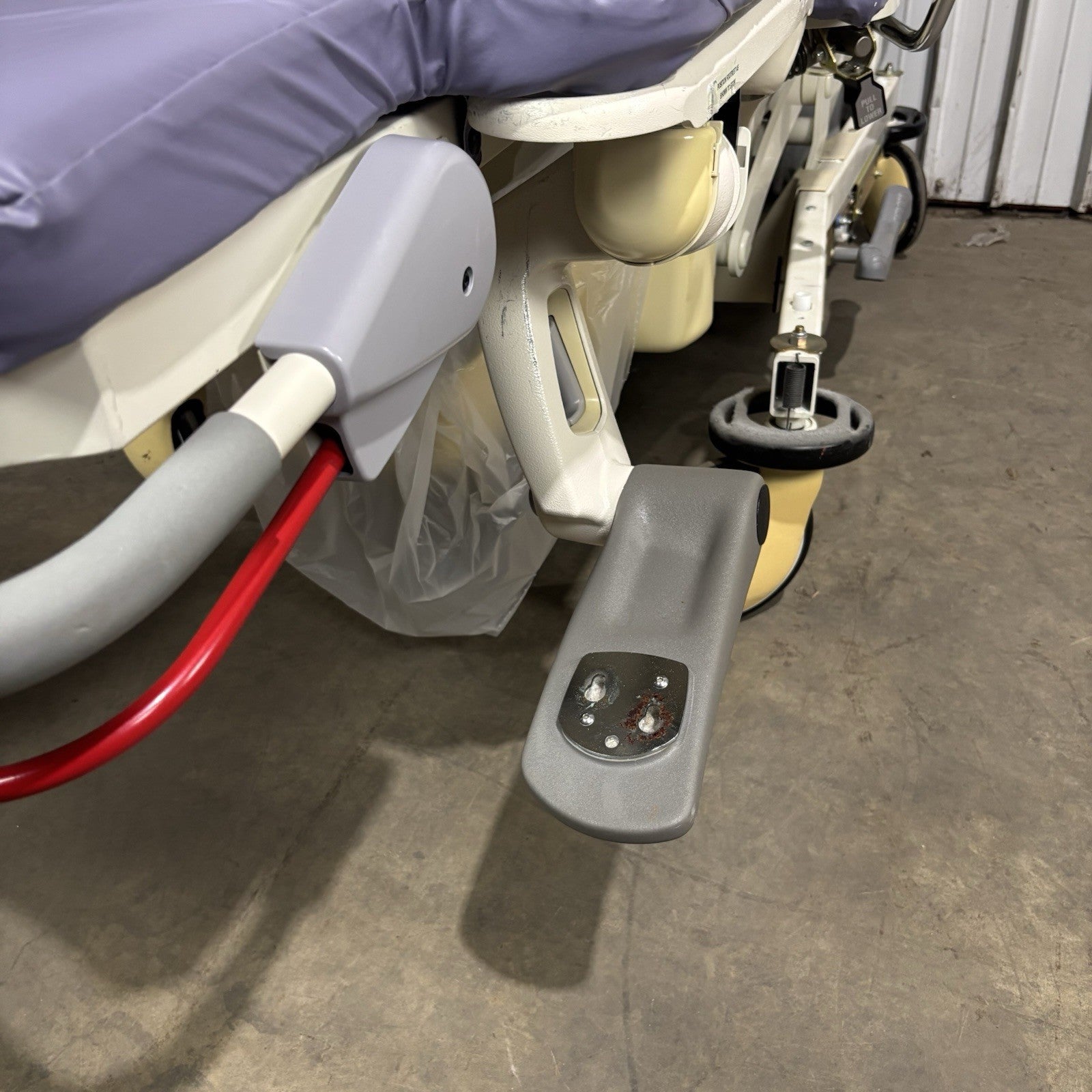 Stryker LD304 Birthing Bed Powers and Lifts Torso Hydraulic Stuck