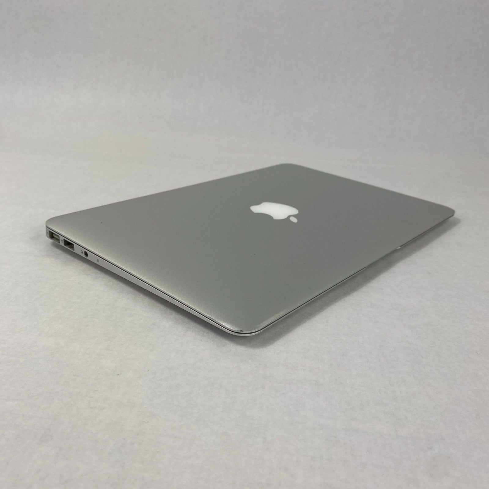 Apple MacBook Air A1370 2010 11" 1.4GHz Core 2 Duo 4GB RAM 60GB SSD os10.7.5