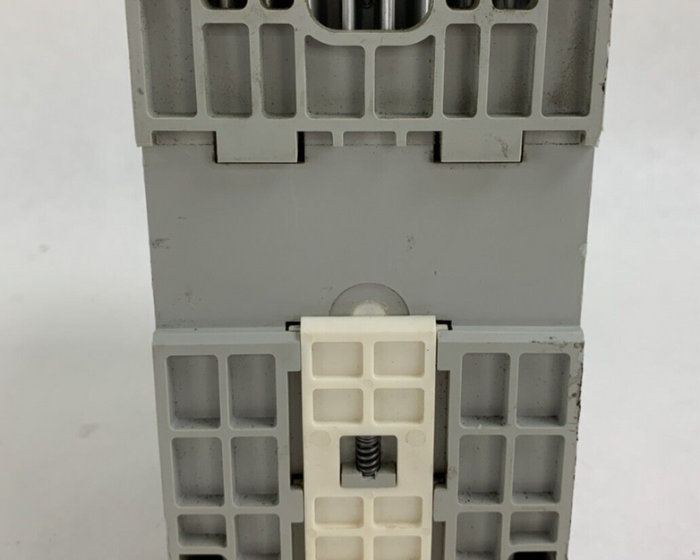 Allen Bradley 22A-D4P0N104 Series A 1.5kW/2.0HP 460V Untested Parts and Repair