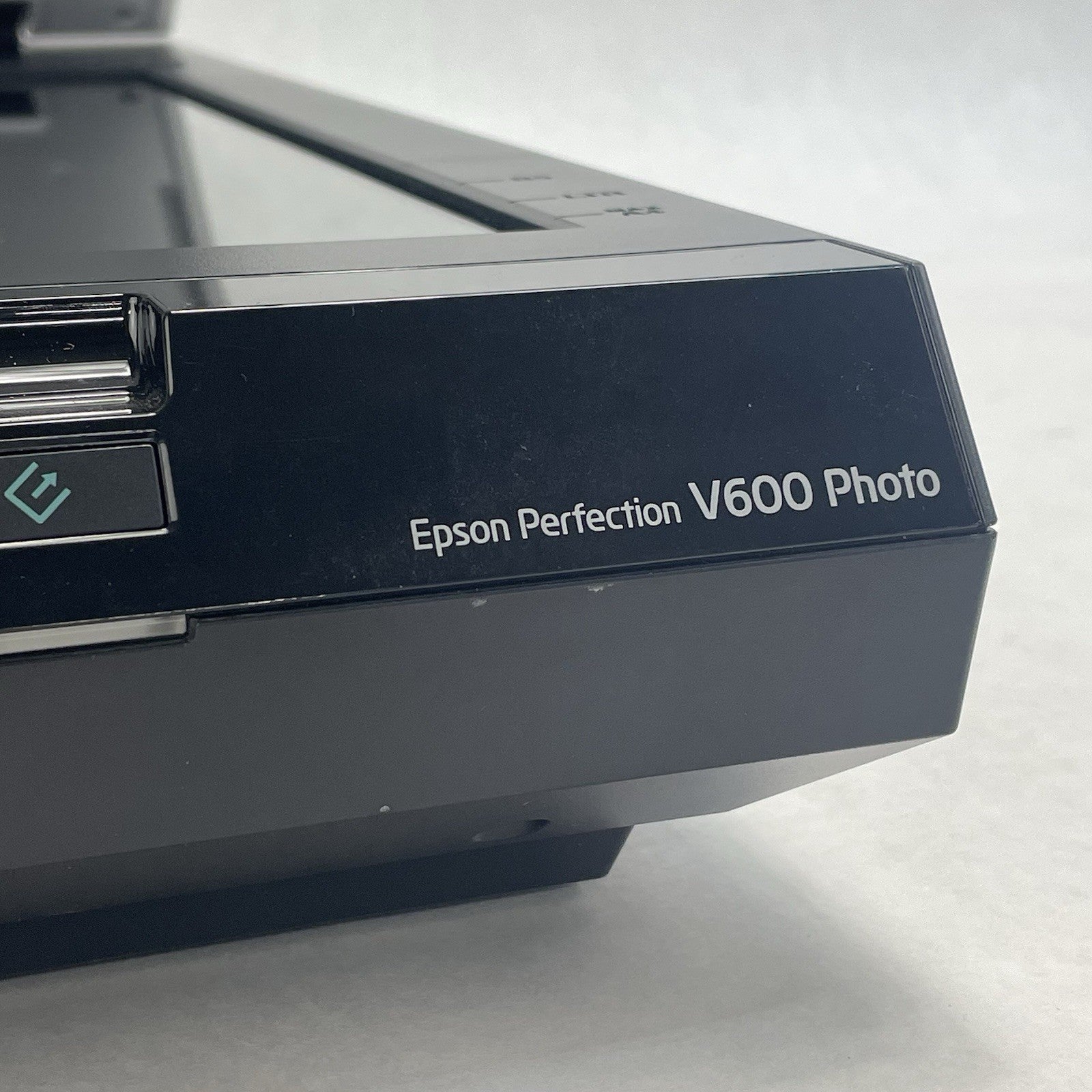 Epson Perfection V600 Photo Flatbed Scanner J252A Tested2